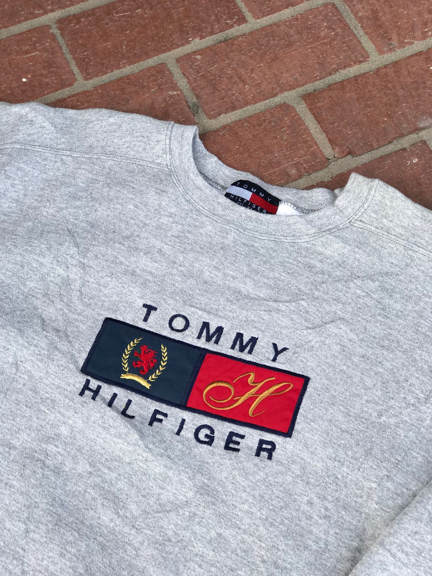 Tommy hilfiger lion crest logo sales