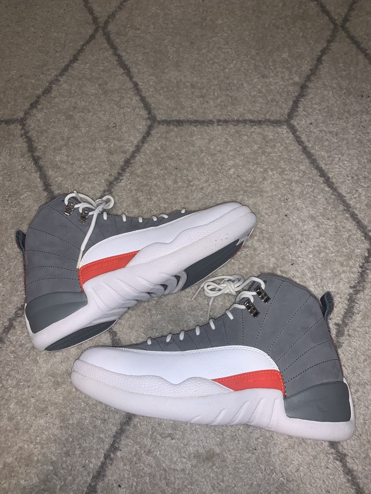 Size 7 AIR JORDAN 12 COOL GREY 2012 Footwear