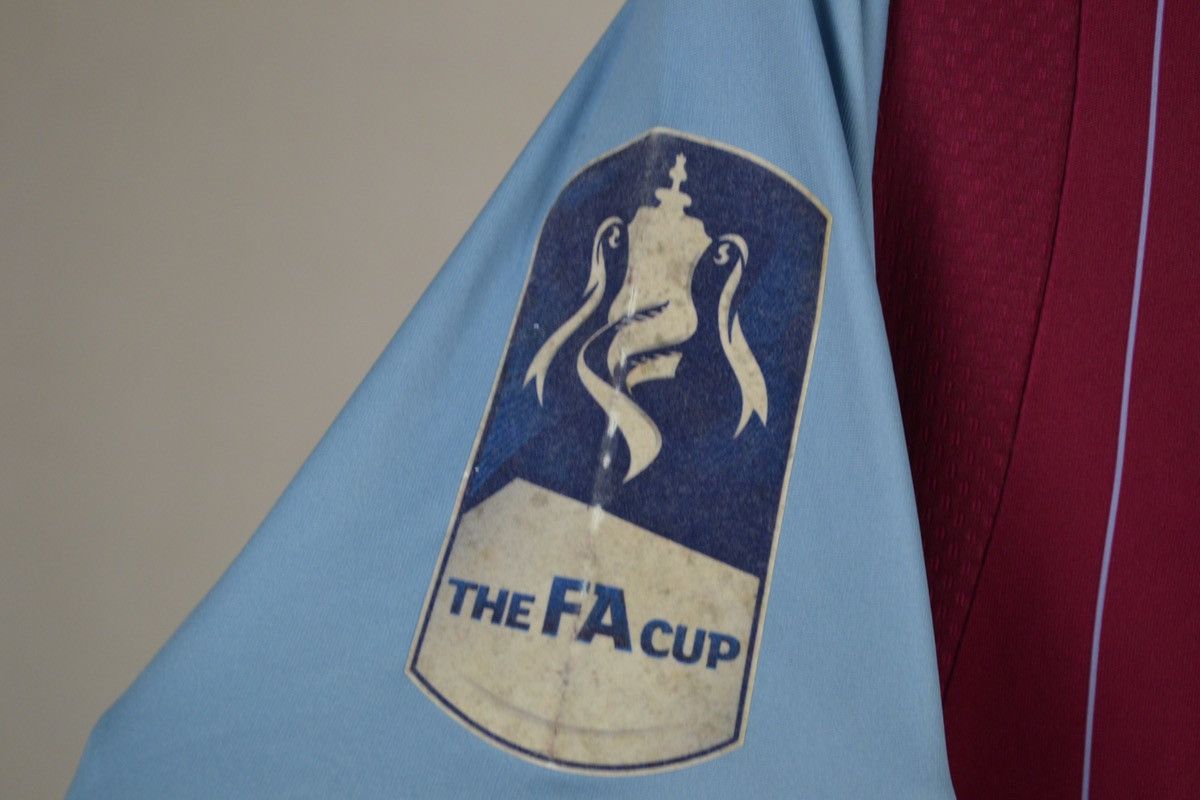 Vintage Aston Villa 2015 FA cup shirt vs Arsenal macron jersey #40 Size US XS / EU 42 / 0 - 4 Thumbnail