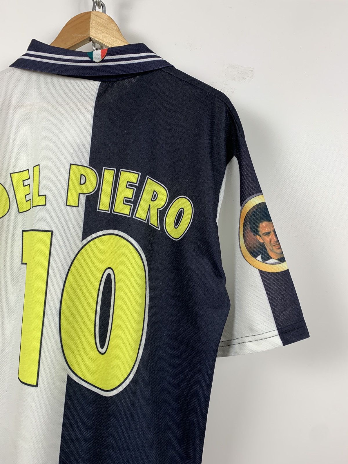 Vintage Sampioni Alessandro Del Piero #10 All Over Print T Shirt Size US XL / EU 56 / 4 - 12 Thumbnail