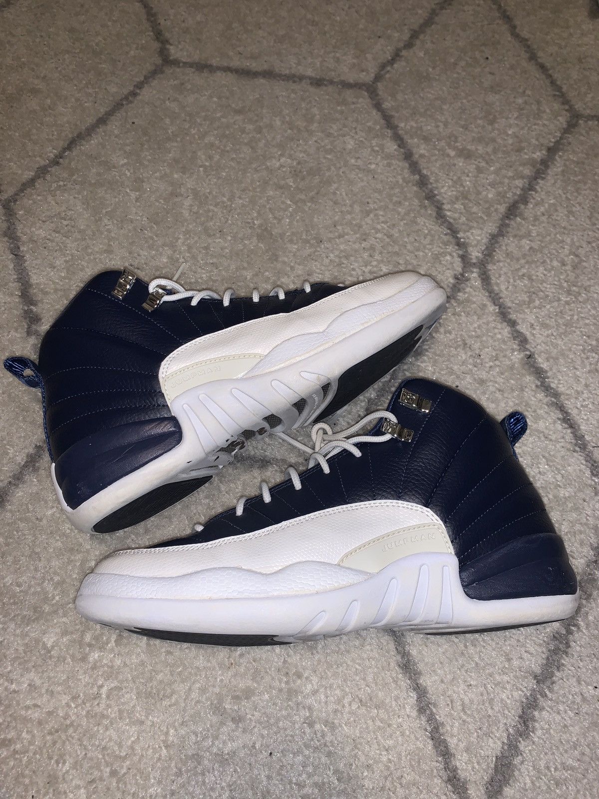 Size 7Y AIR JORDAN 12 OBSIDIAN 2012