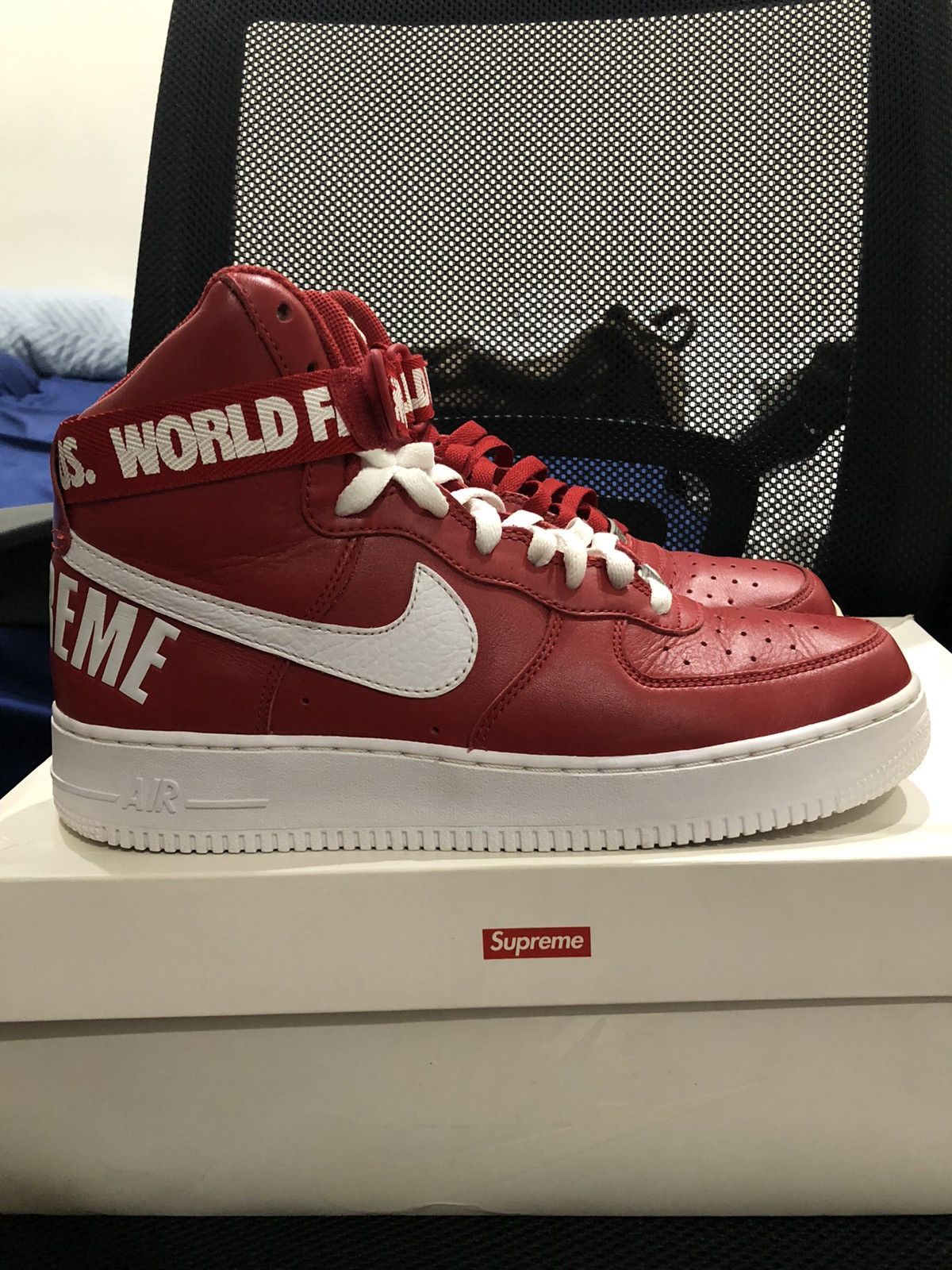 Nike × Supreme Supreme x Air Force 1 High SP Red 2014 Size US 10 / EU 43 - 3 Thumbnail