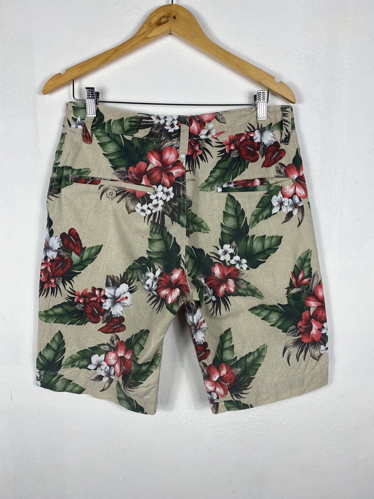 Japanese Brand High Quality Product Floral Short Pant Size US 32 / EU 48 - 2 Thumbnail