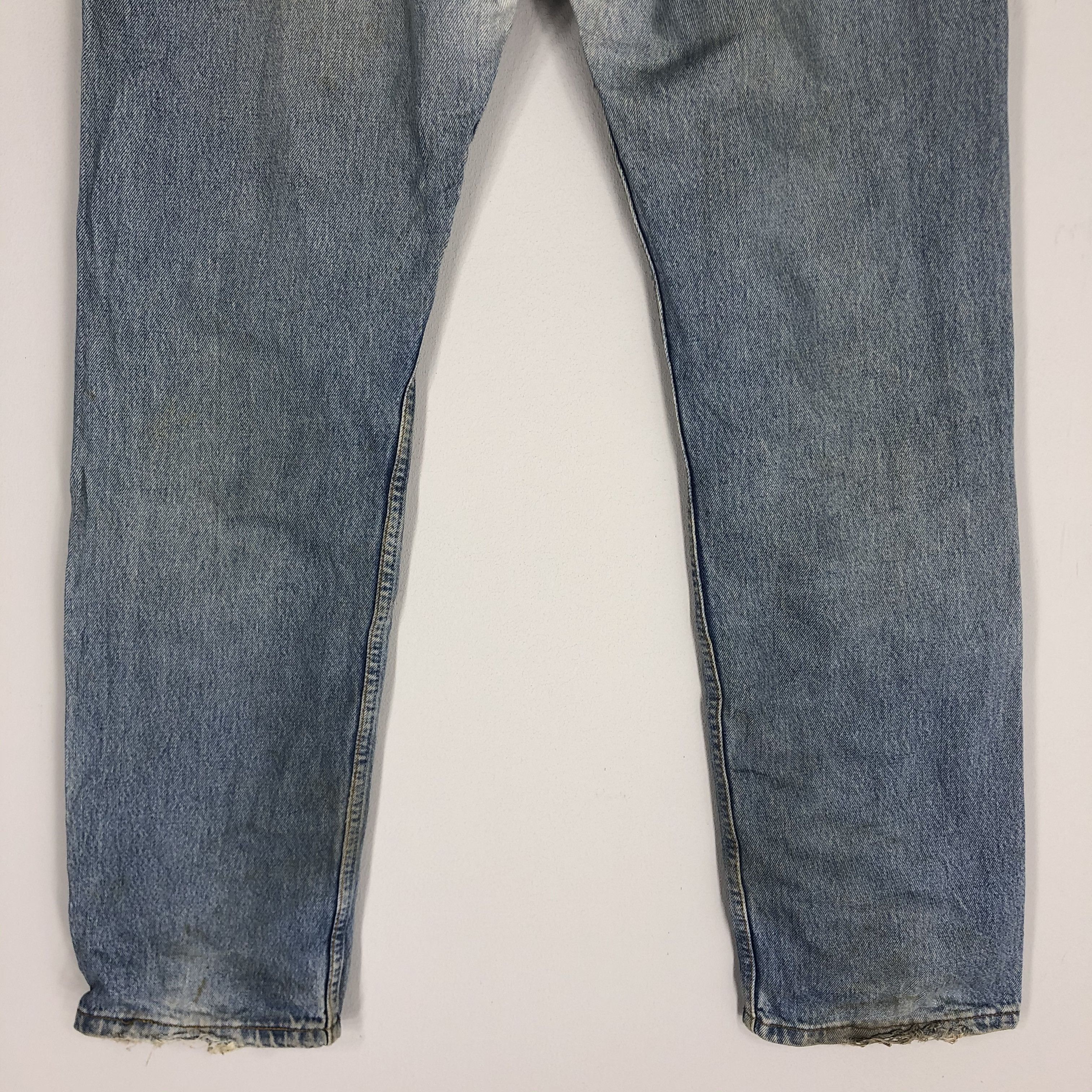 Vintage Levi's 501 Ripped Light Blue Jean Size 36
