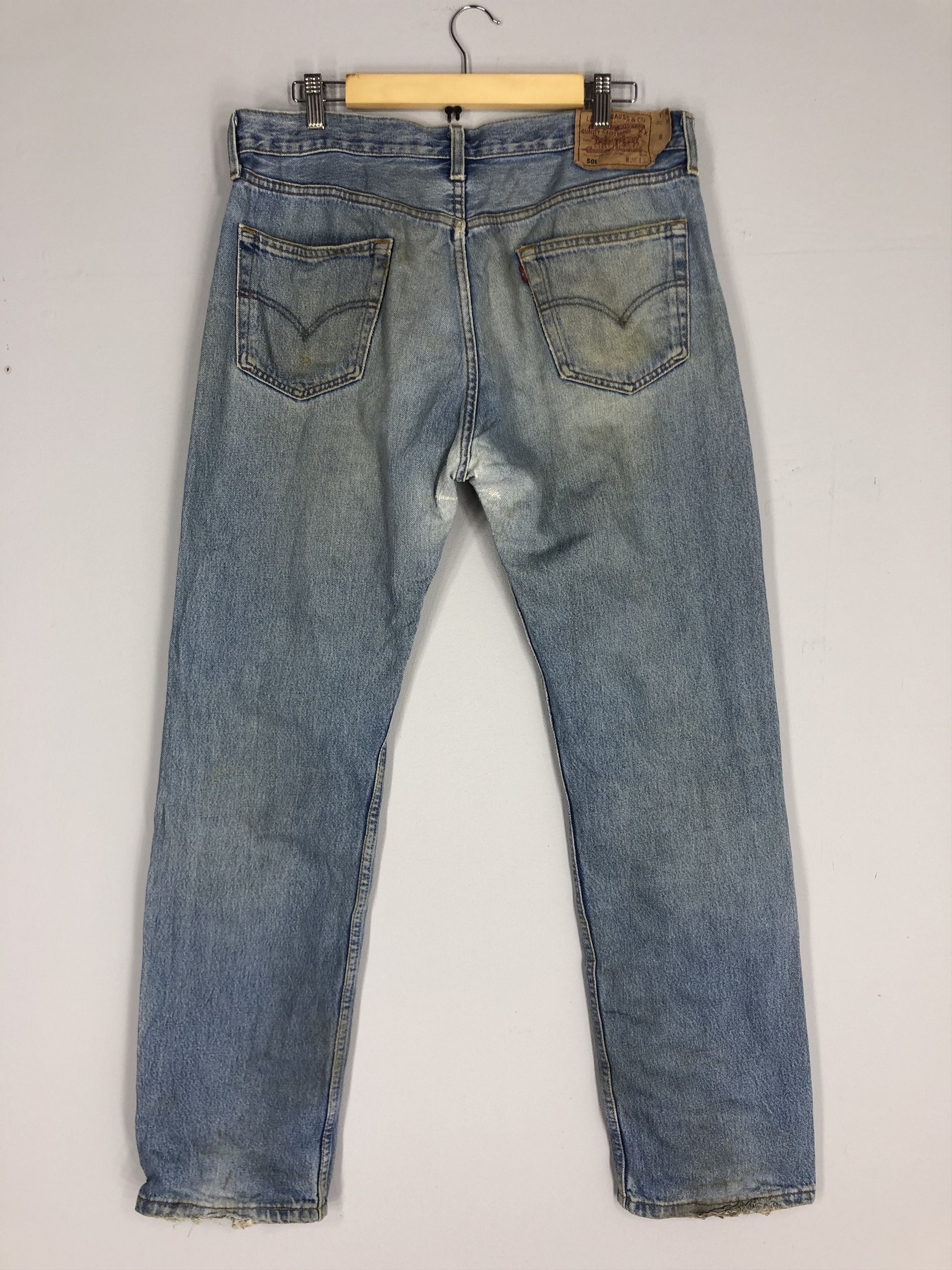 Vintage Levi's 501 Ripped Light Blue Jean Size 36