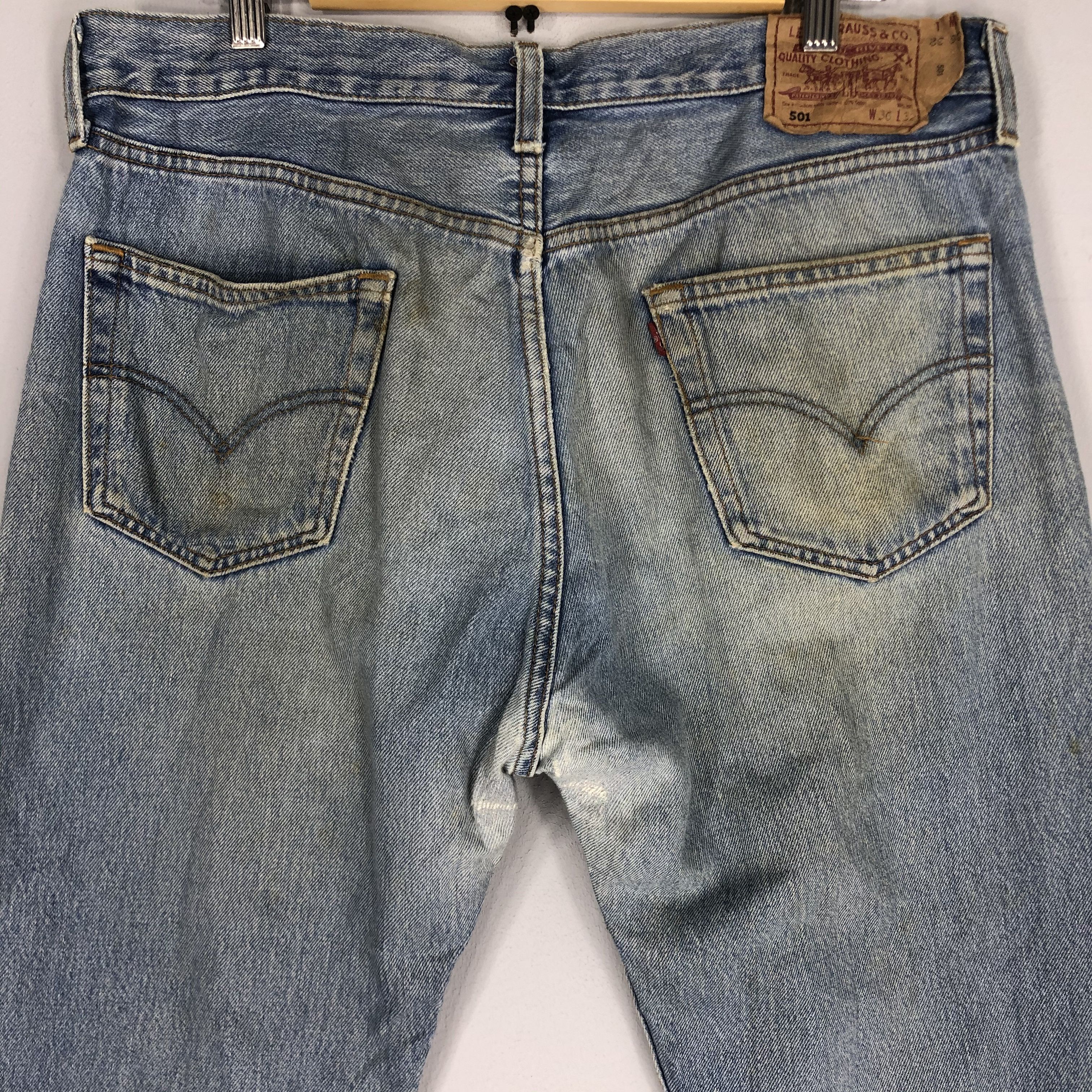 Vintage Levi's 501 Ripped Light Blue Jean Size 36