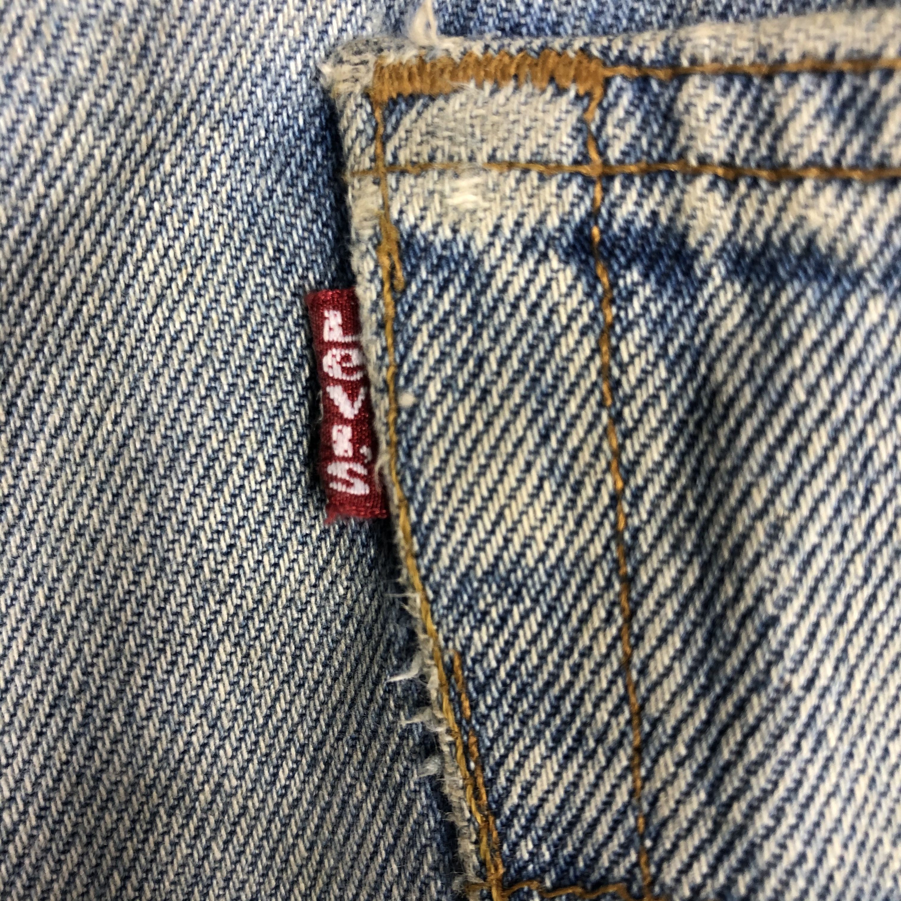 Vintage Levi's 501 Ripped Light Blue Jean Size 36
