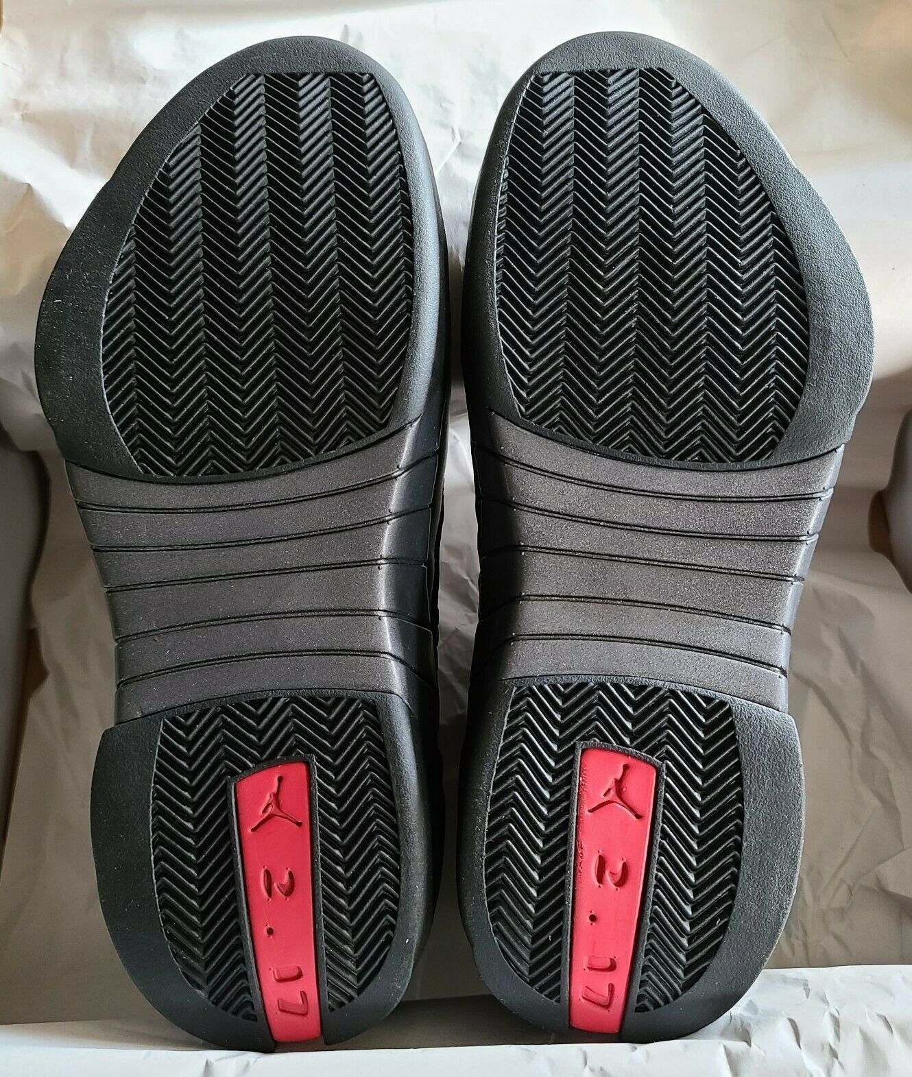 Jordan Brand Nike Air Jordan 15 (XV) Black / Varsity Red Size US 10.5 / EU 43-44 - 6 Thumbnail