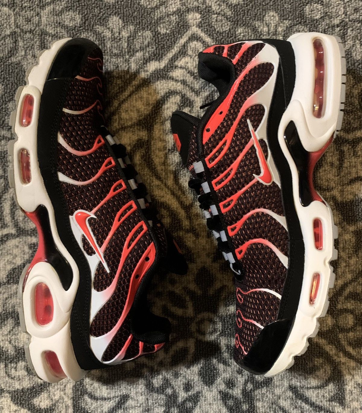 Nike Air Max Plus Hot Lava