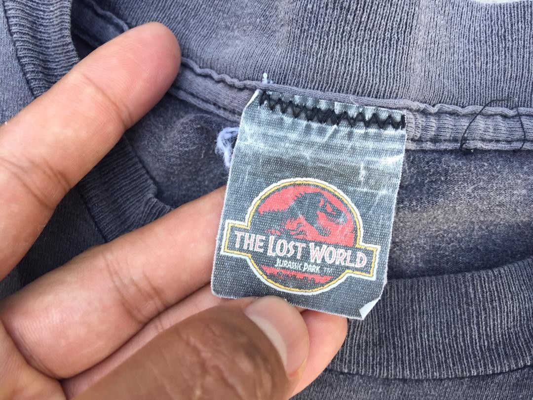 Vintage Vintage Jurassic Park 1997 Something Has Survived Shirt Size US M / EU 48-50 / 2 - 6 Thumbnail