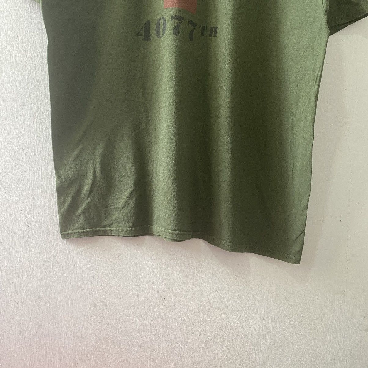 Other Movie x MASH Tv Show Graphic Tshirt ©️ 2016 Size US XL / EU 56 / 4 - 2 Thumbnail