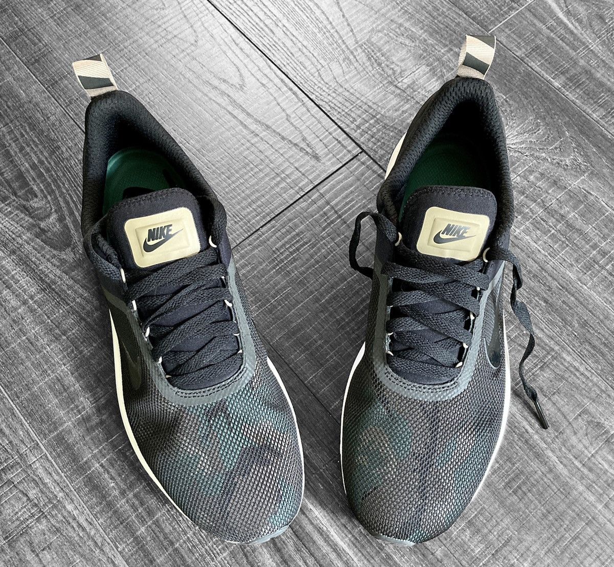 Nike NIKE Lunarestoa 2 Premium QS (807791 003) Size US 10.5 / EU 43-44 - 3 Thumbnail