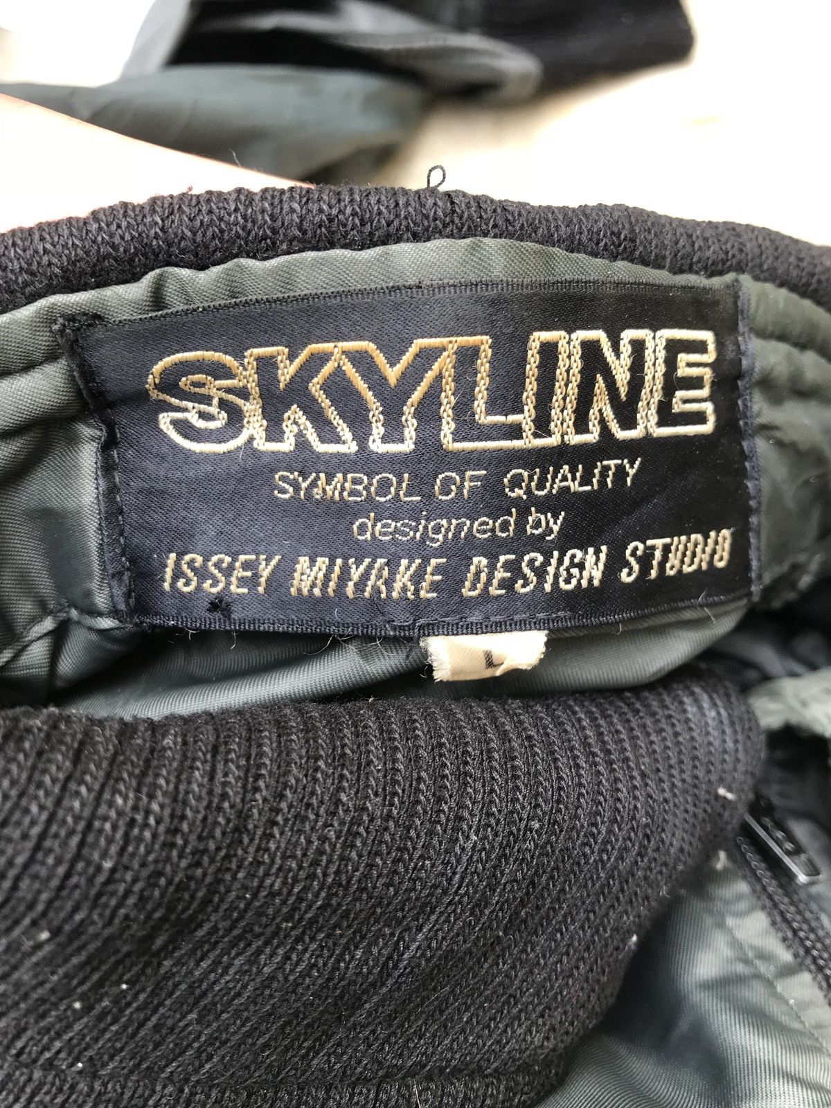 Issey Miyake Vintage 80's Issey Miyake Skyline Bomber Jacket Size US L / EU 52-54 / 3 - 11 Thumbnail