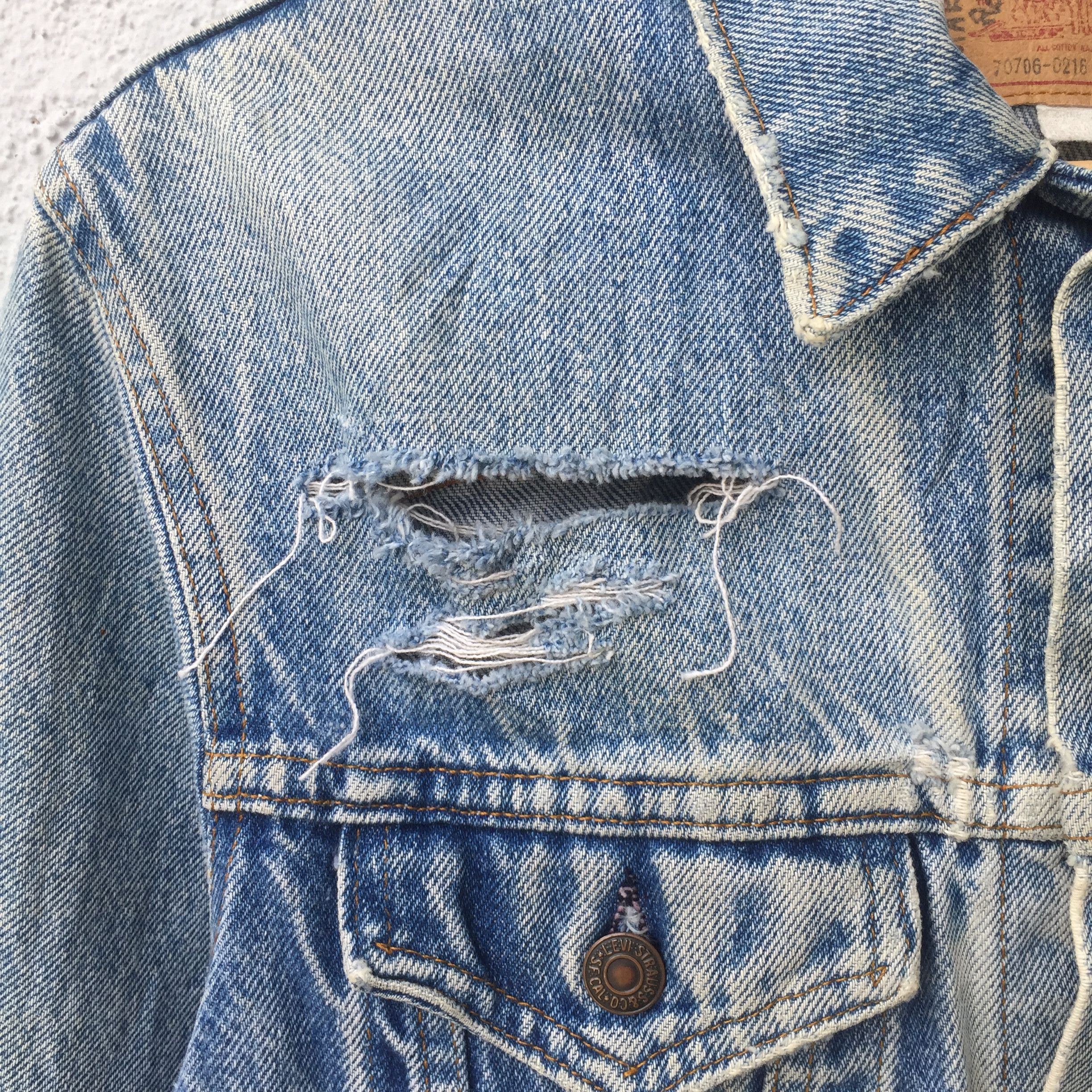 Levi's Vintage Levi's Grunge Blue Wash Trucker Denim Jacket Size US M / EU 48-50 / 2 - 9 Thumbnail