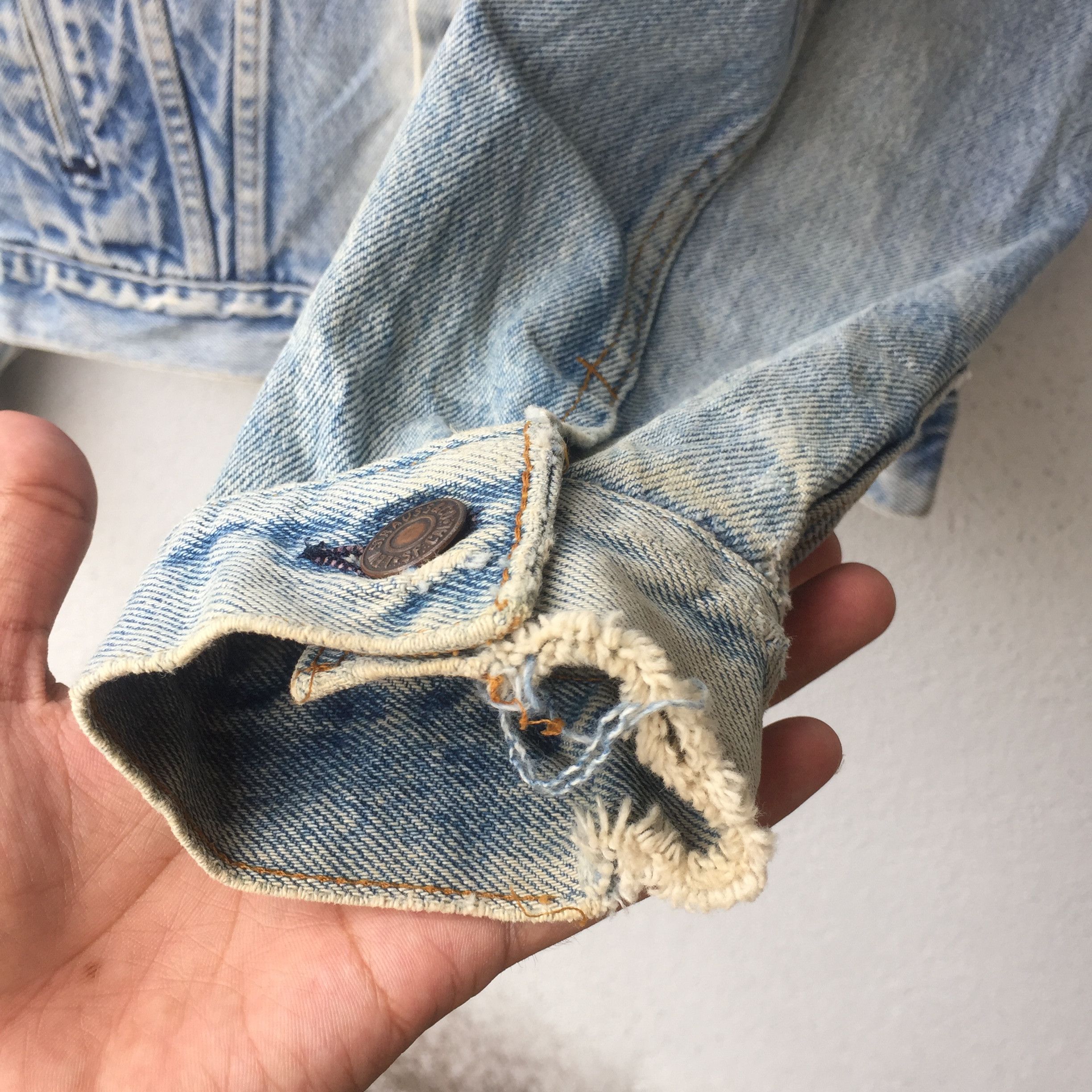 Levi's Vintage Levi's Grunge Blue Wash Trucker Denim Jacket Size US M / EU 48-50 / 2 - 6 Thumbnail