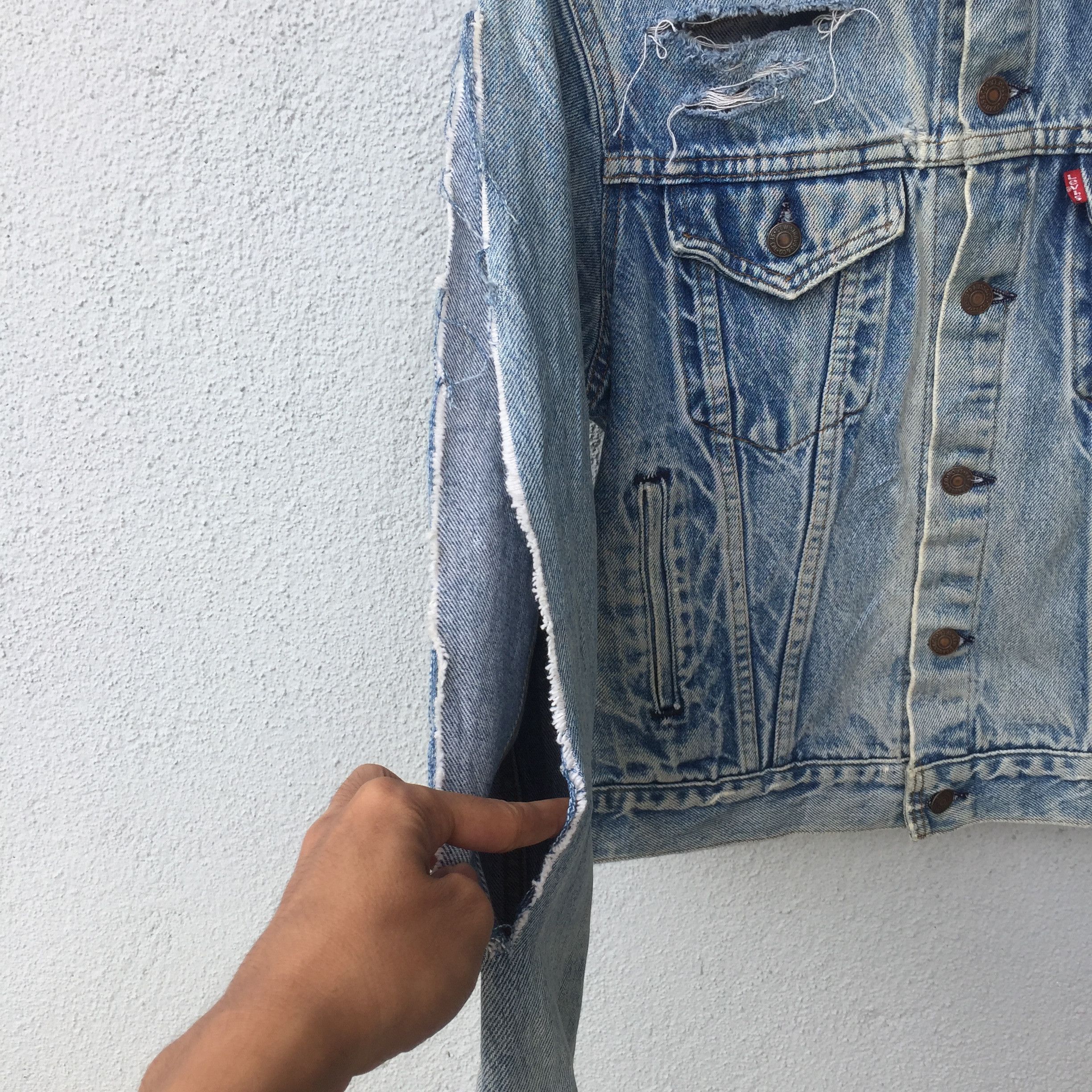 Levi's Vintage Levi's Grunge Blue Wash Trucker Denim Jacket Size US M / EU 48-50 / 2 - 10 Thumbnail