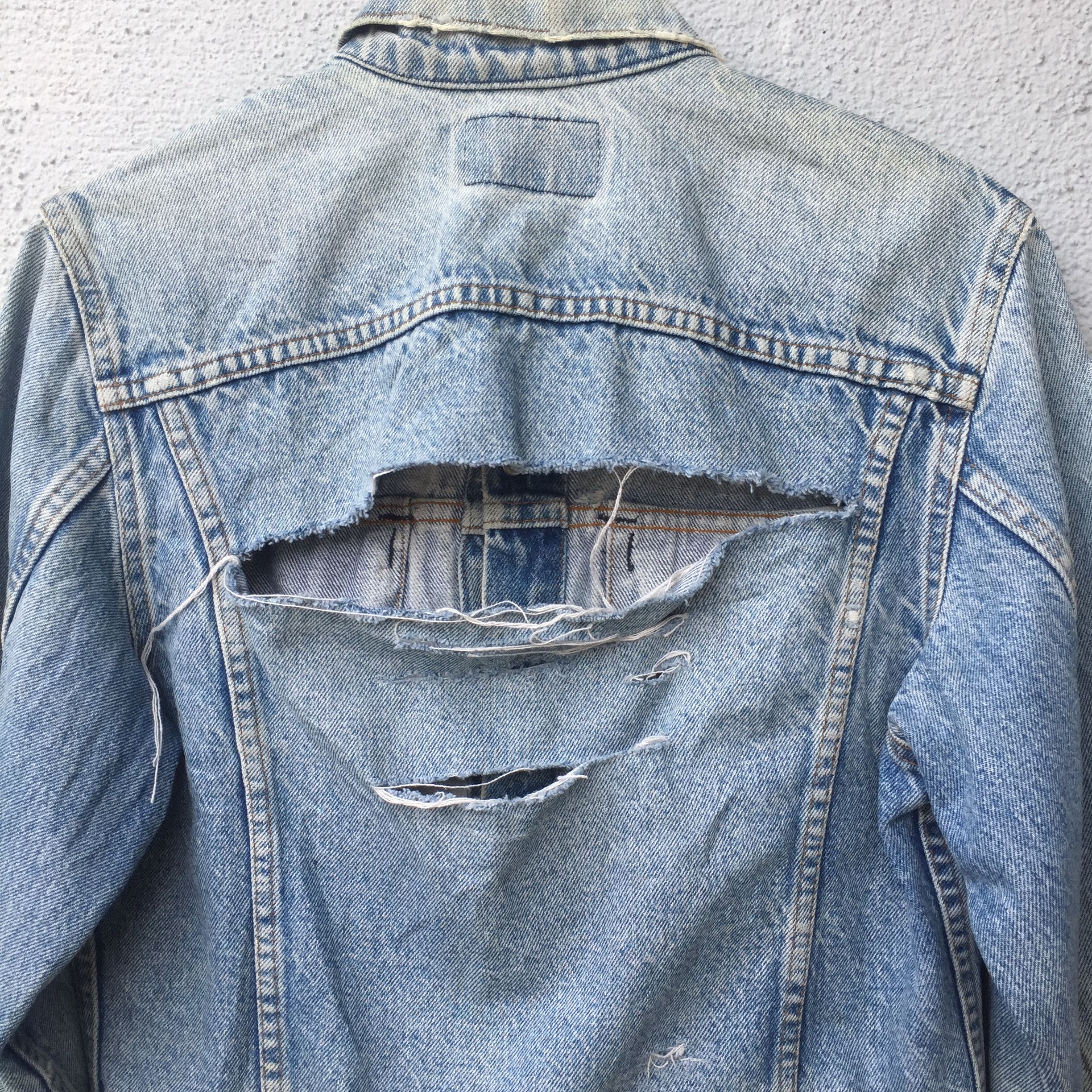 Levi's Vintage Levi's Grunge Blue Wash Trucker Denim Jacket Size US M / EU 48-50 / 2 - 13 Thumbnail