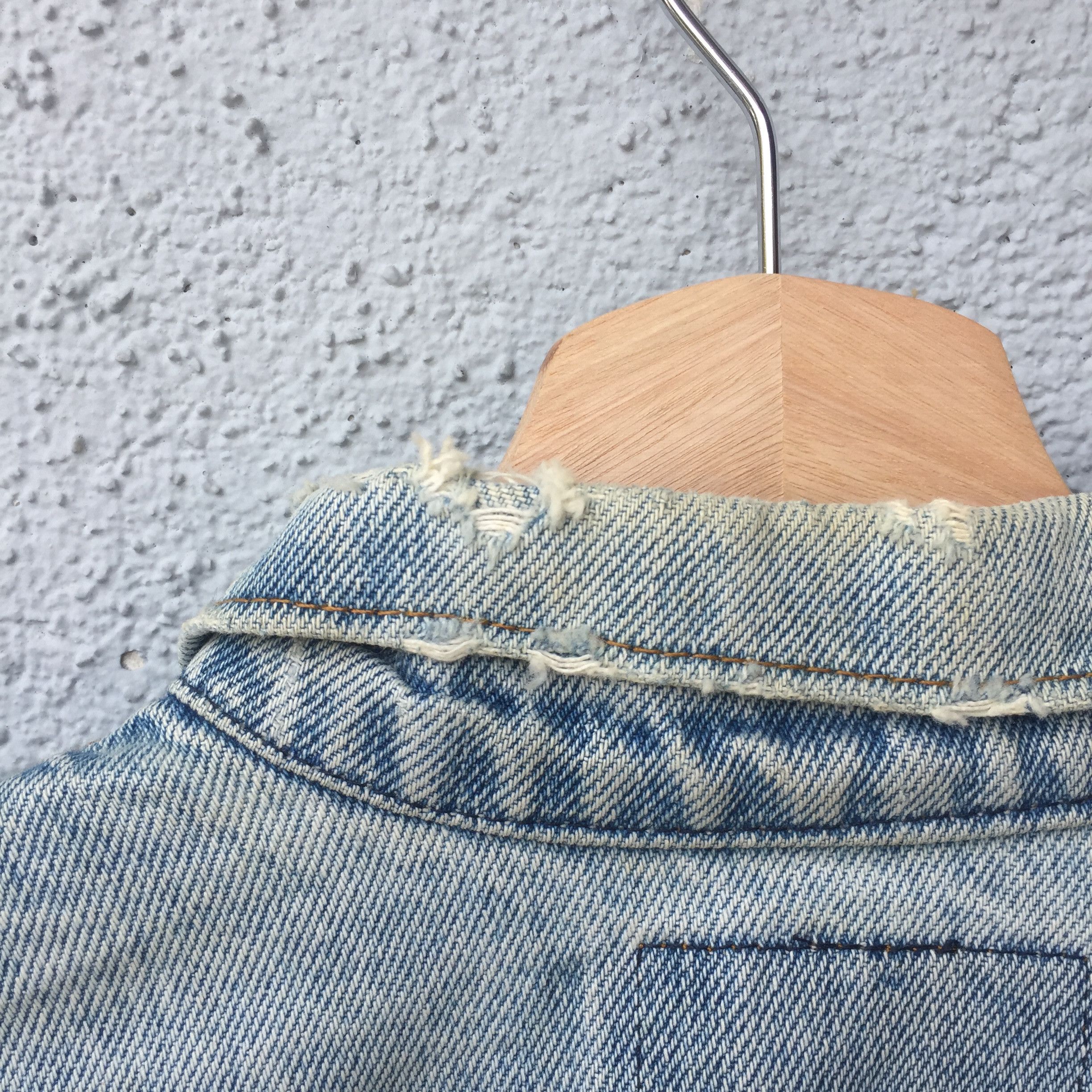 Levi's Vintage Levi's Grunge Blue Wash Trucker Denim Jacket Size US M / EU 48-50 / 2 - 12 Thumbnail