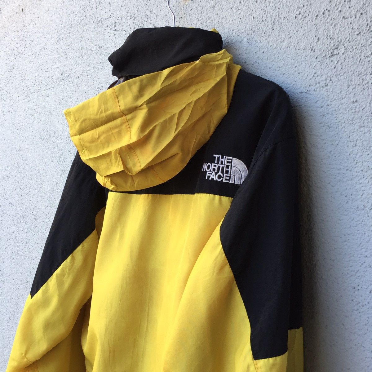 The North Face Vintage The North Face Windbreaker Jacket Size US XL / EU 56 / 4 - 20 Thumbnail