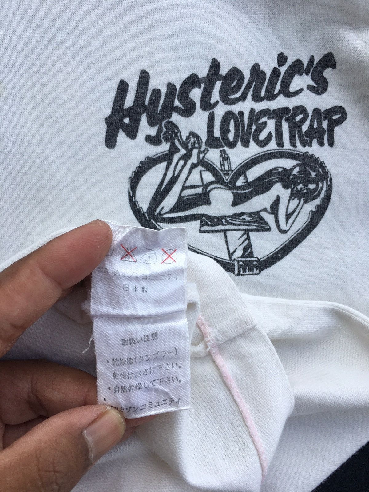 Hysteric Glamour Rare Vintage Hysteric Glamour Lovetrap Tshirt Size US S / EU 44-46 / 1 - 14 Thumbnail