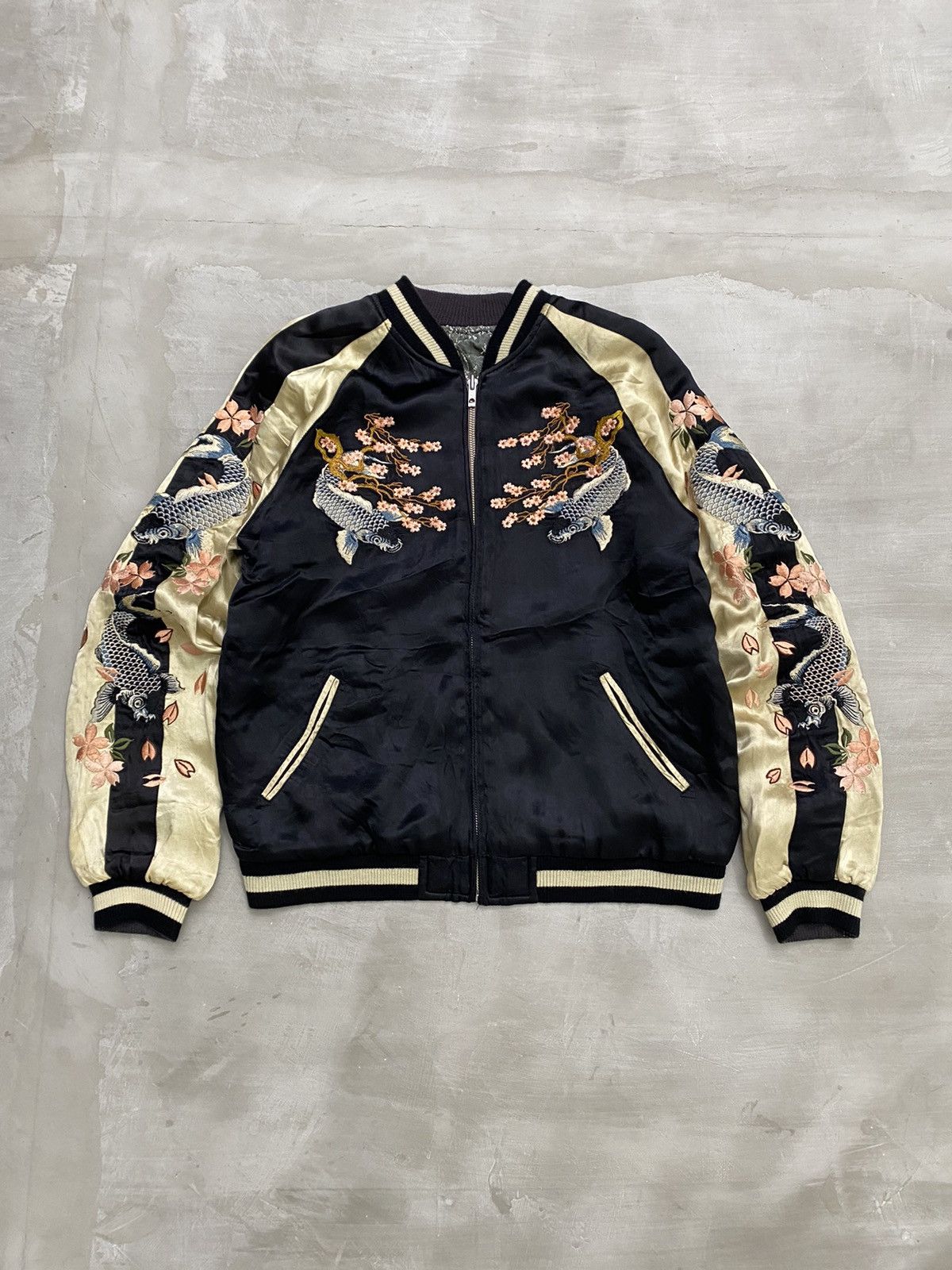 Japanese Brand Vintage REVERSIBLE SUKAJAN Koi Fish Embroidered Jacket Size US L / EU 52-54 / 3 - 1 Thumbnail