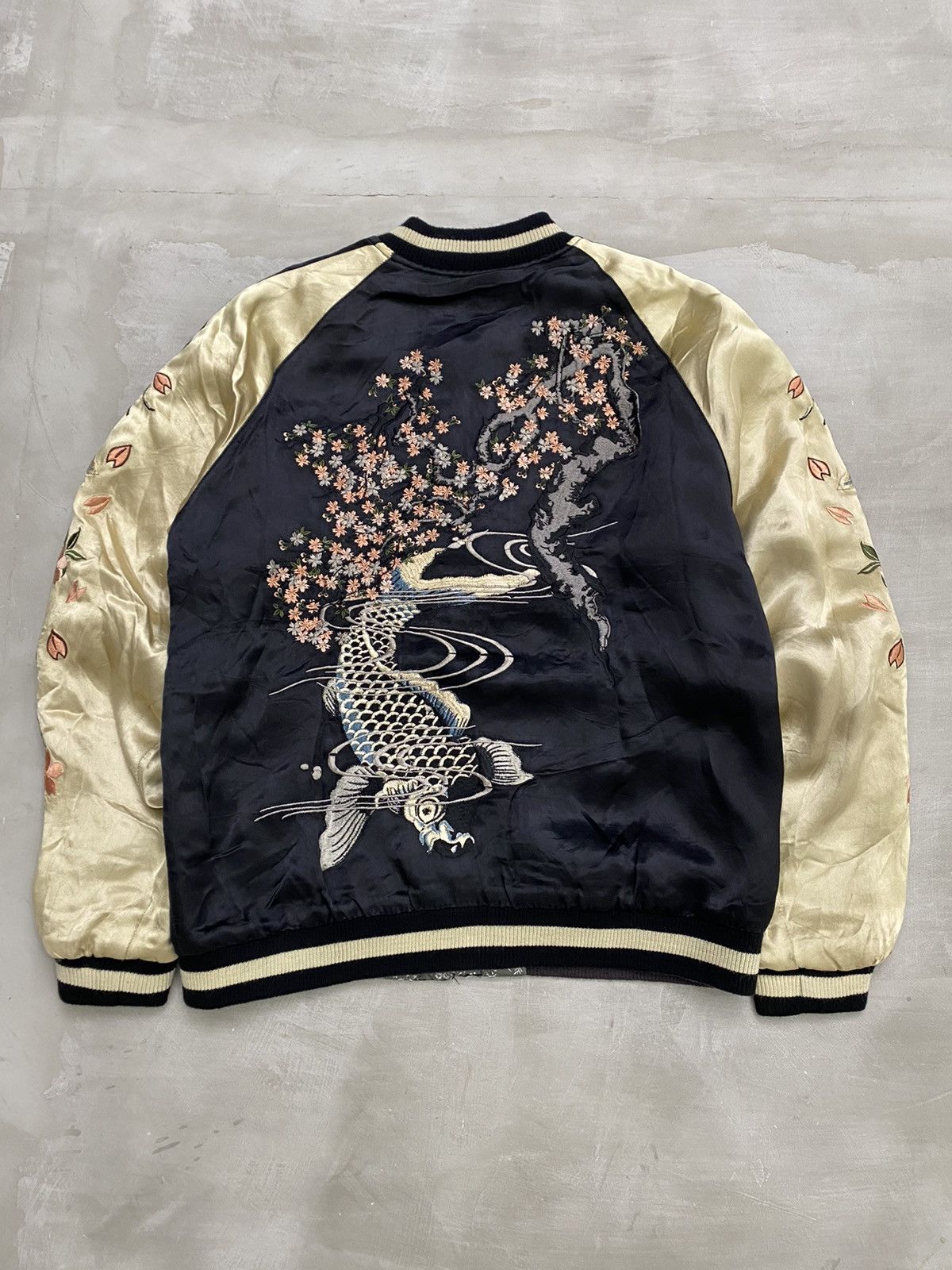 Japanese Brand Vintage REVERSIBLE SUKAJAN Koi Fish Embroidered Jacket Size US L / EU 52-54 / 3 - 2 Thumbnail