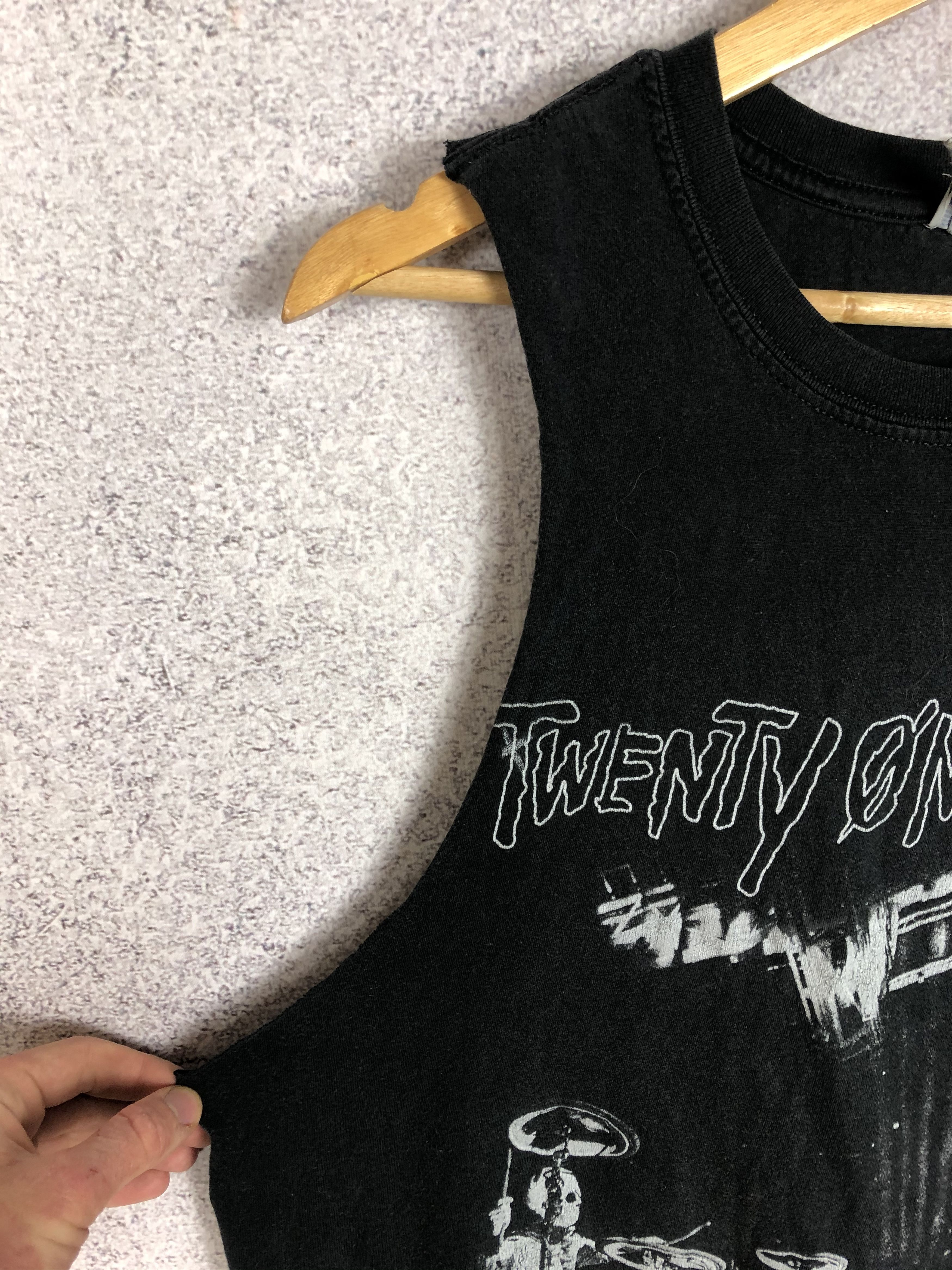 Band Tees Vintage Twenty One Pilots Band Tees Rock Tank Top Size US L / EU 52-54 / 3 - 4 Thumbnail