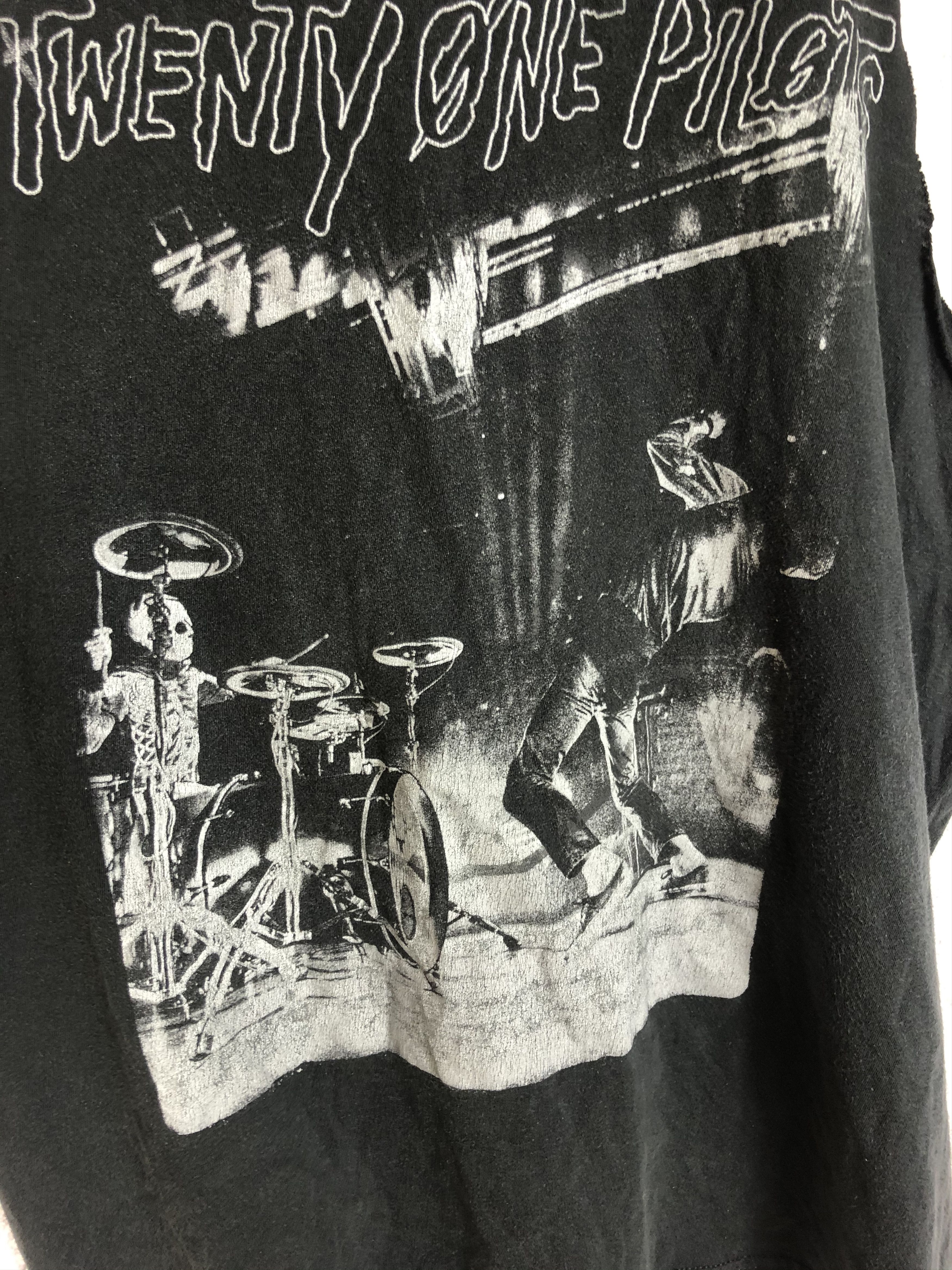 Band Tees Vintage Twenty One Pilots Band Tees Rock Tank Top Size US L / EU 52-54 / 3 - 3 Thumbnail