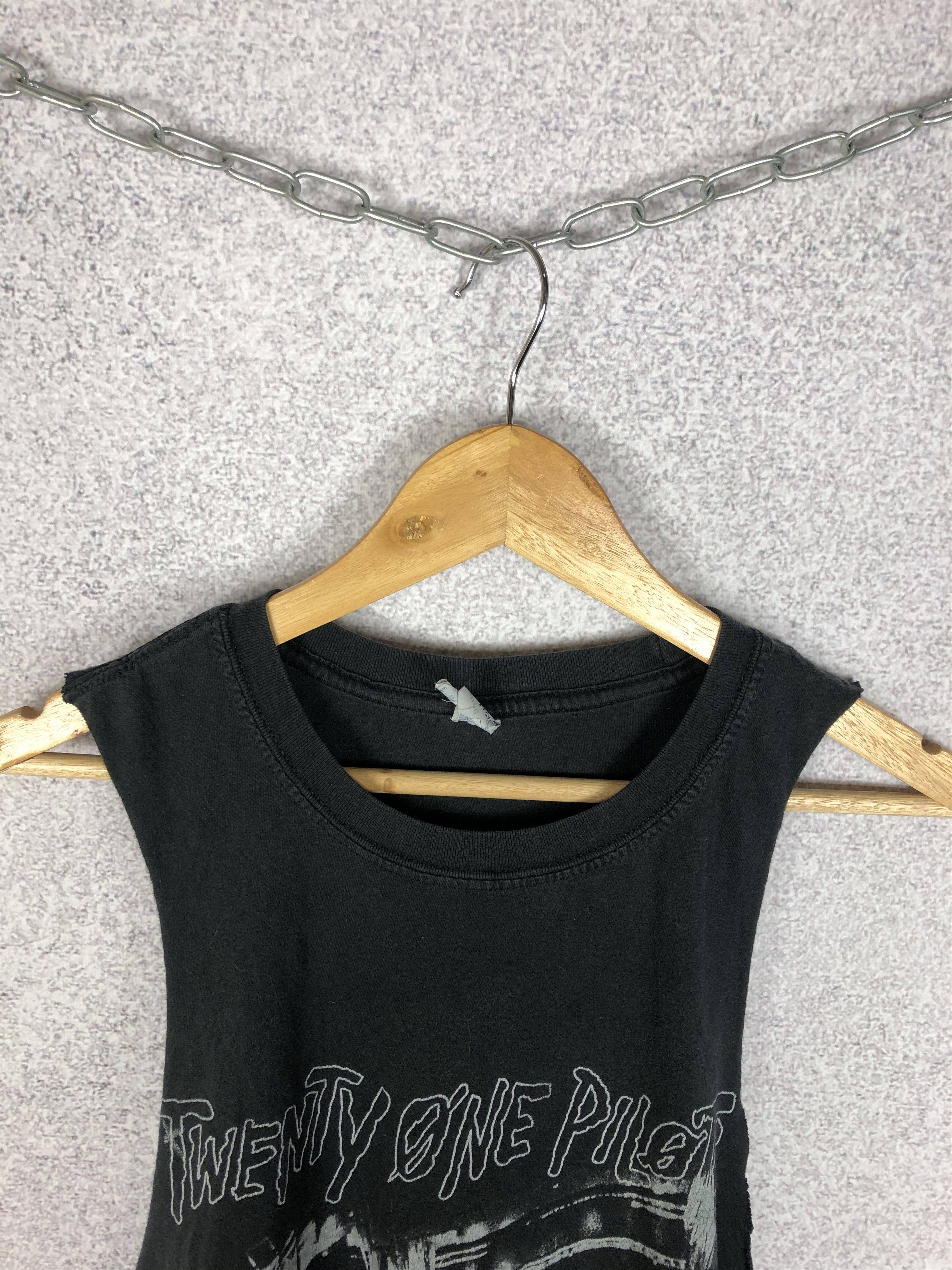 Band Tees Vintage Twenty One Pilots Band Tees Rock Tank Top Size US L / EU 52-54 / 3 - 6 Thumbnail