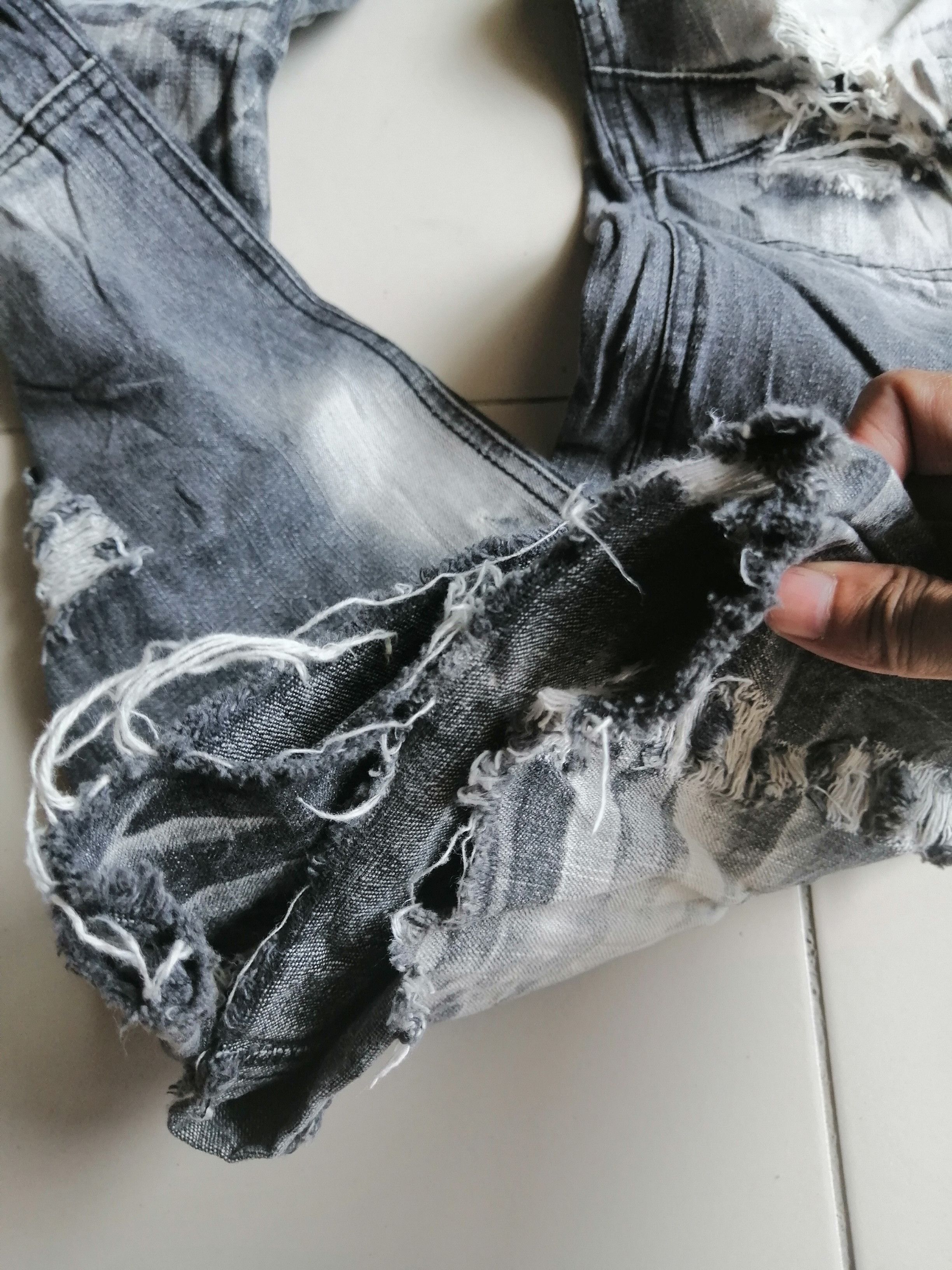 Japanese Brand LOWBOX Distressed denim Size US 31 - 13 Thumbnail