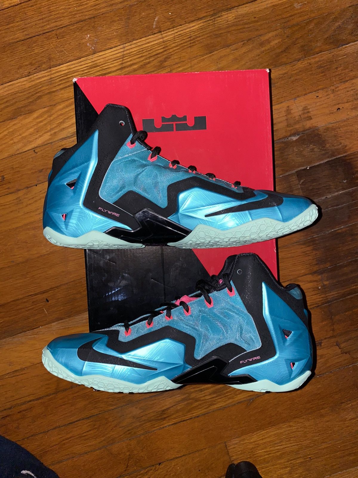 Nike LeBron 11 South Beach Size US 10.5 / EU 43-44 - 2 Thumbnail