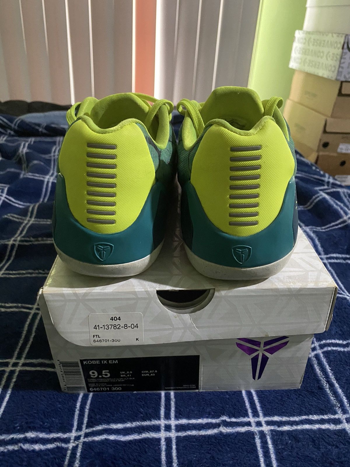 Nike Kobe 9 EM Easter 2014 Size US 9.5 / EU 42-43 - 6 Thumbnail