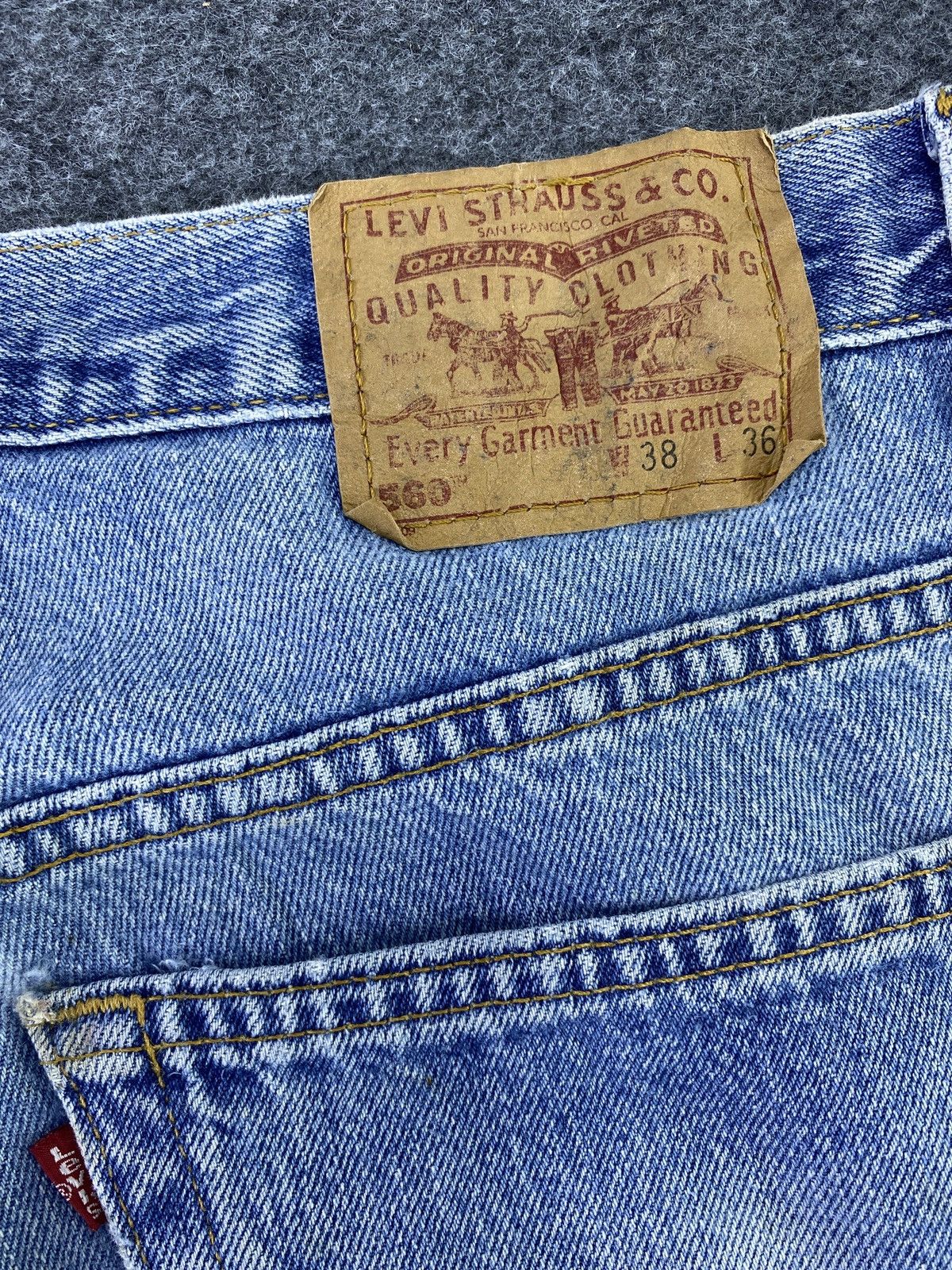 Levi's VINTAGE LEVI'S 560 BLUE WASH JEANS - J617 Size US 38 / EU 54 - 9 Thumbnail
