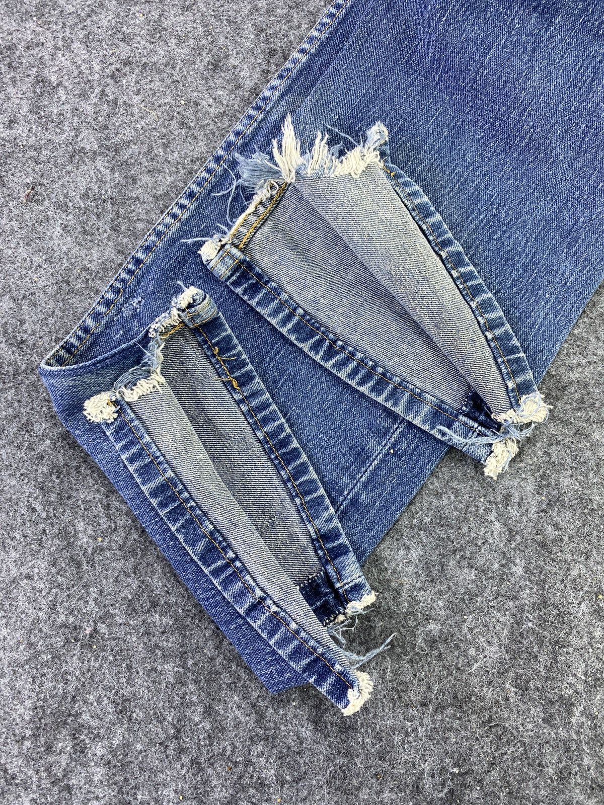 Levi's VINTAGE LEVI'S 505 DISTRESS BLUE WASH JEANS - J620 Size US 33 - 7 Thumbnail
