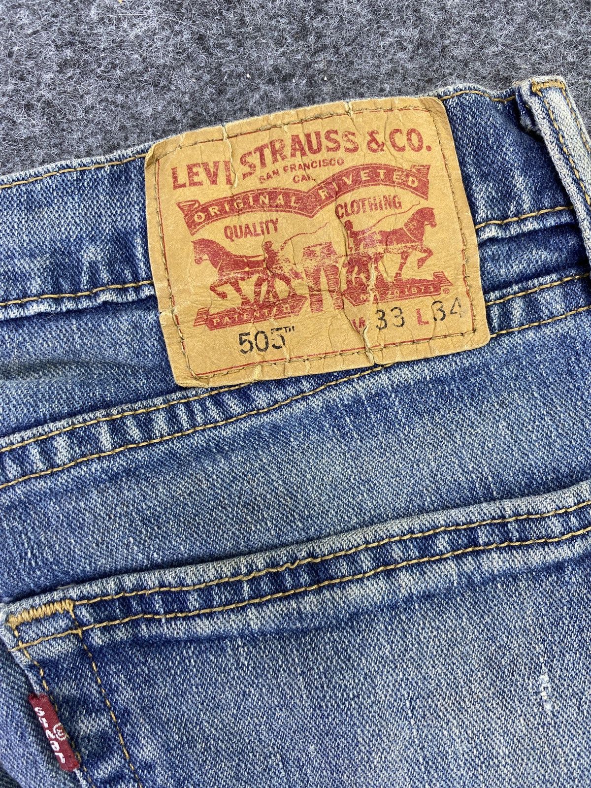 Levi's VINTAGE LEVI'S 505 DISTRESS BLUE WASH JEANS - J620 Size US 33 - 8 Thumbnail