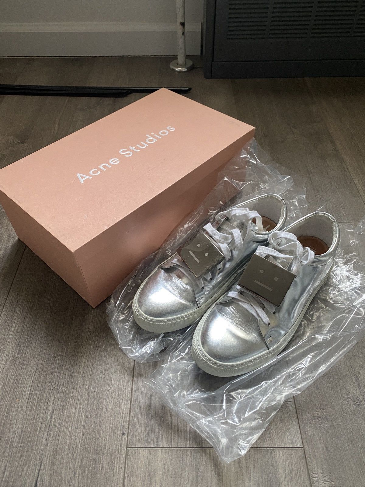 Acne Studios Acne Silver Low top sneakers Adrian Metal Size US 8.5 / EU 41-42 - 6 Thumbnail