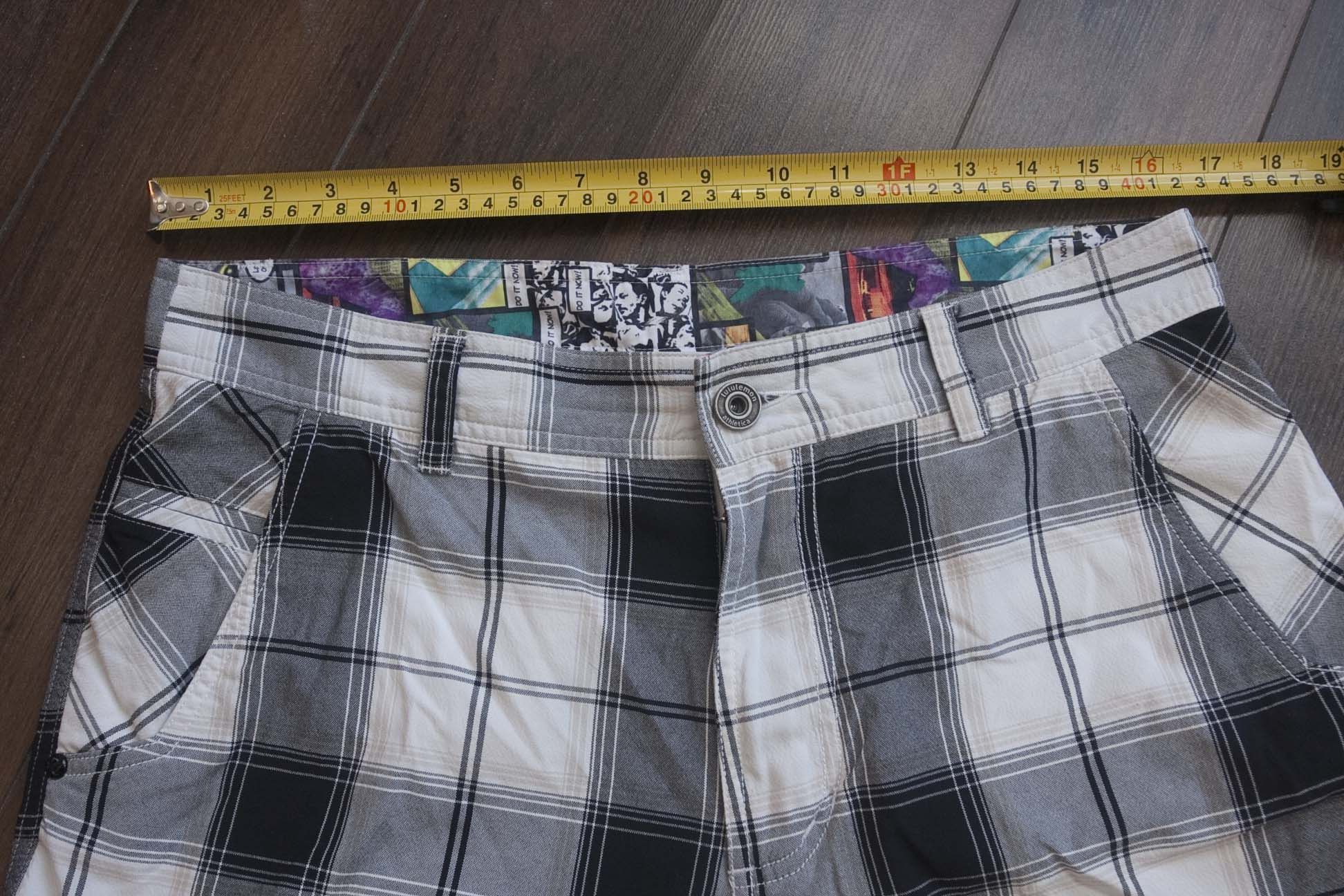 Lululemon Lululemon Shorts White Gray Comic Strip Size 34 *F0107a6 Size US 34 / EU 50 - 5 Thumbnail