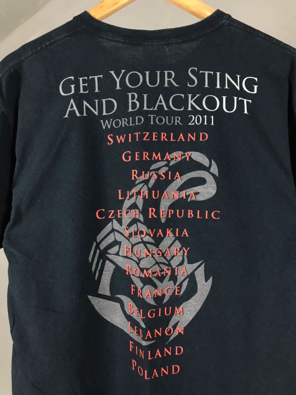 Band Tees × Vintage Scorpions 2011 vintage rock band tour tee Size US M / EU 48-50 / 2 - 7 Thumbnail