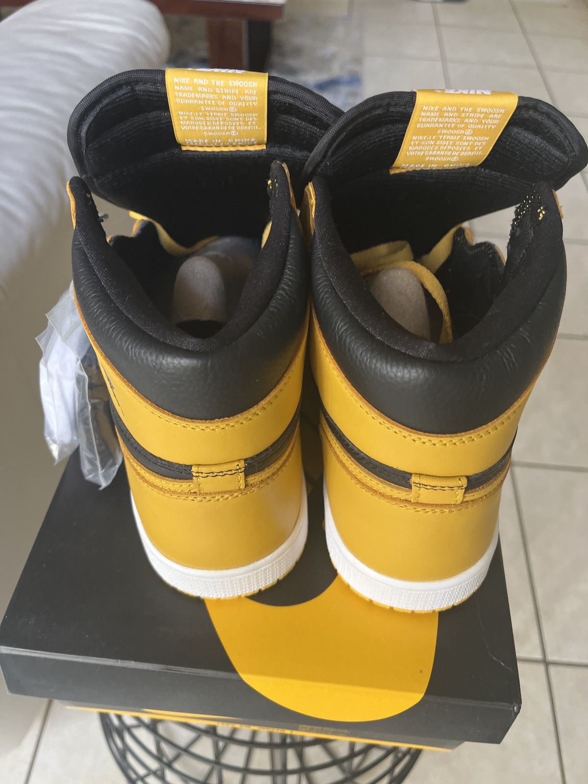 Jordan Brand Jordan 1 High “Pollen” Size US 9 / EU 42 - 6 Thumbnail