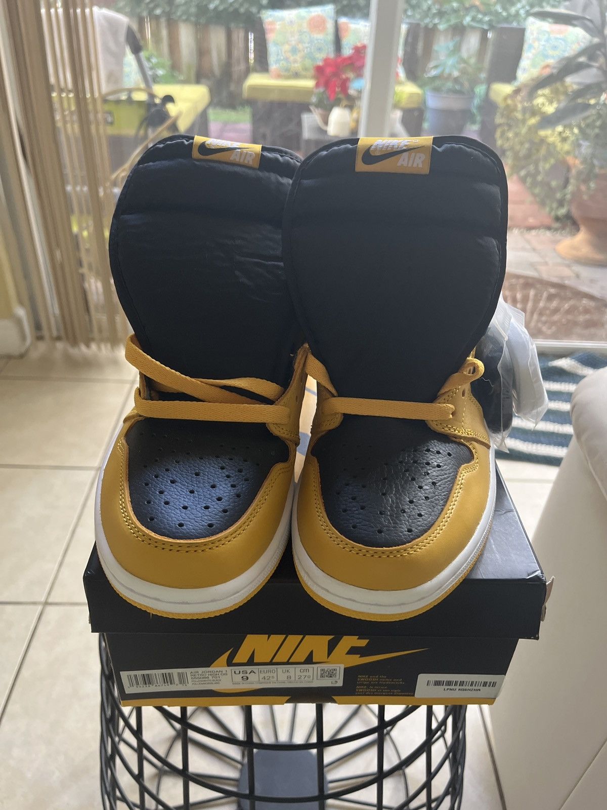 Jordan Brand Jordan 1 High “Pollen” Size US 9 / EU 42 - 5 Thumbnail