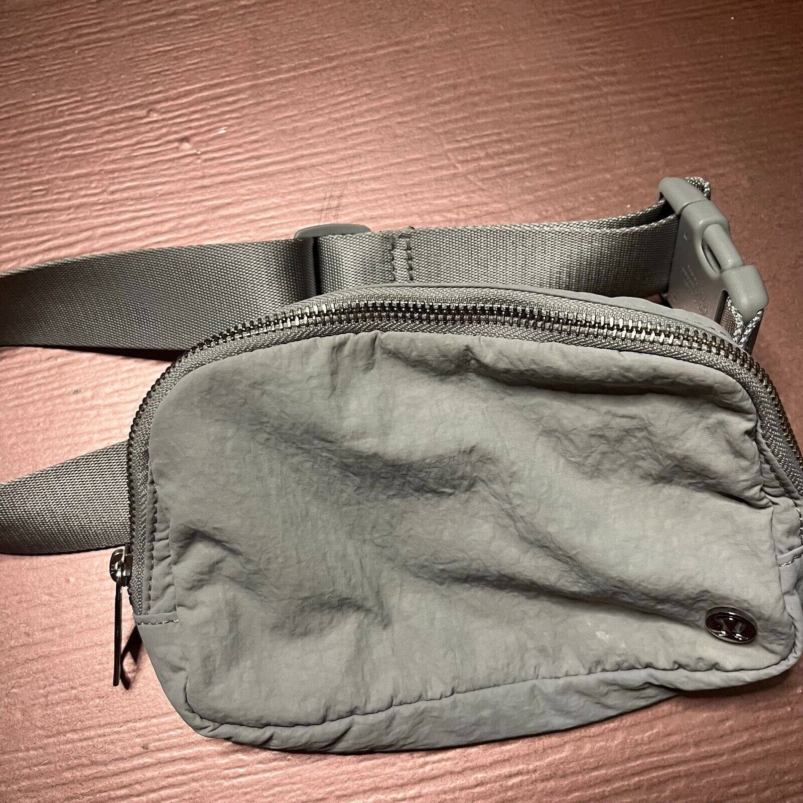 NWT Lululemon Everywhere deals Belt Bag Metallic Silver