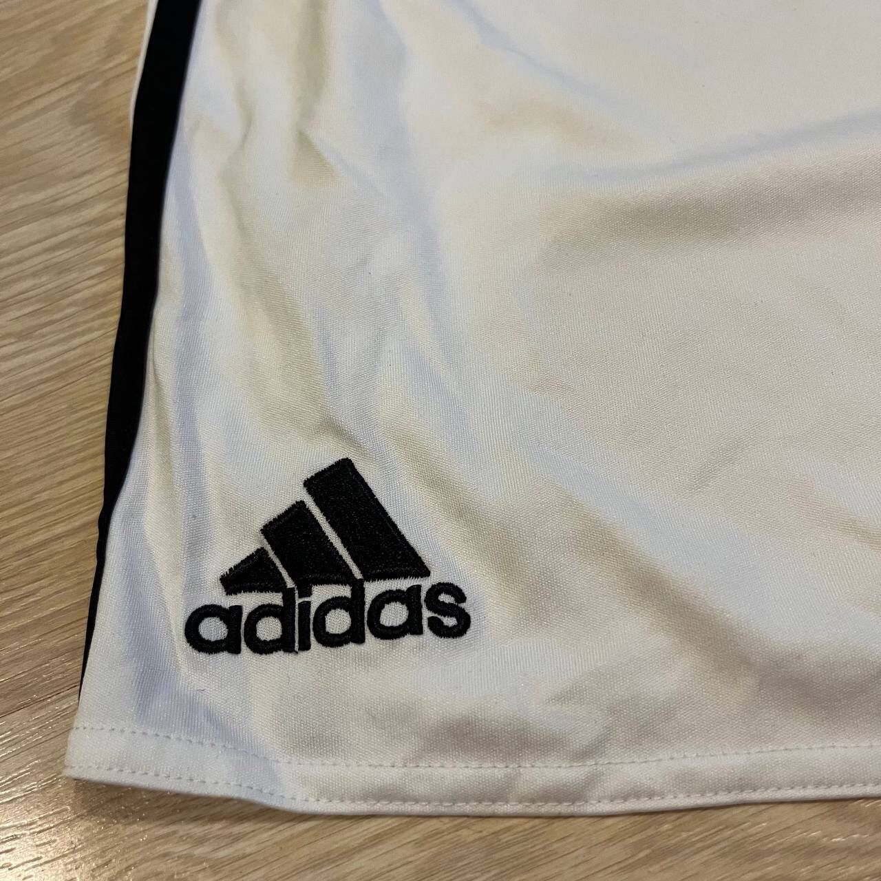 Adidas JUVENTUS ADIDAS 2015/2016 FOOTBALL HOME SHORTS SIZE “M” Size US 32 / EU 48 - 4 Thumbnail