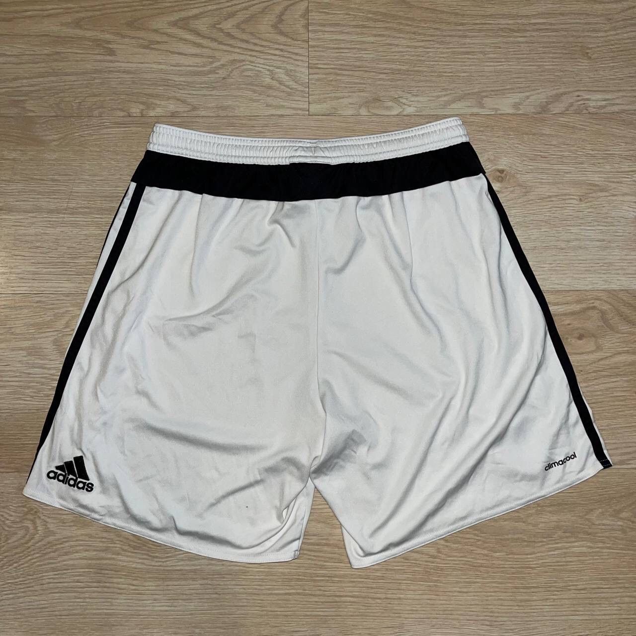 Adidas JUVENTUS ADIDAS 2015/2016 FOOTBALL HOME SHORTS SIZE “M” Size US 32 / EU 48 - 3 Thumbnail