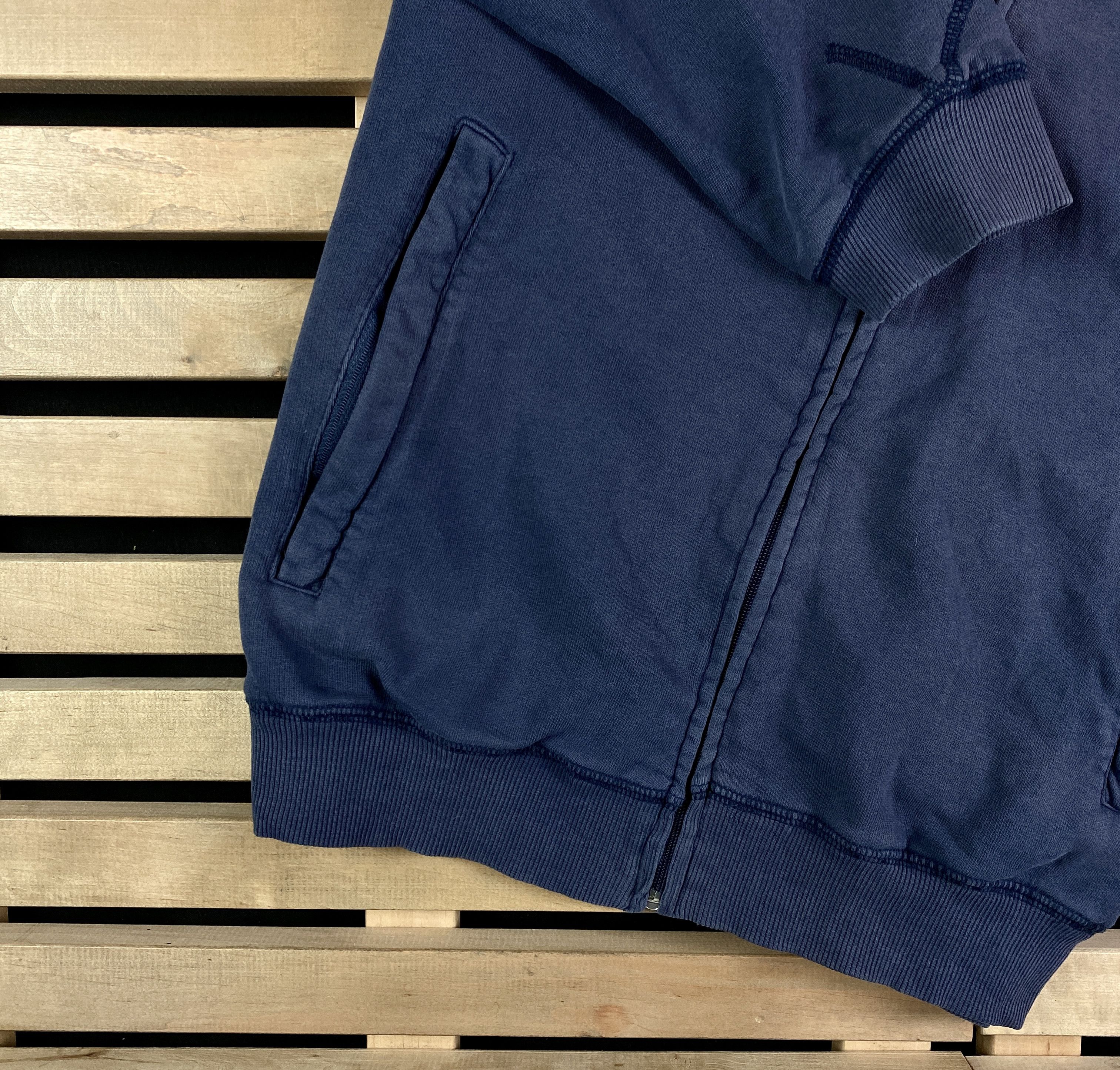 Umbro × Vintage Mens Umbro Vintage Zip Hoodie Size L Size US L / EU 52-54 / 3 - 3 Thumbnail
