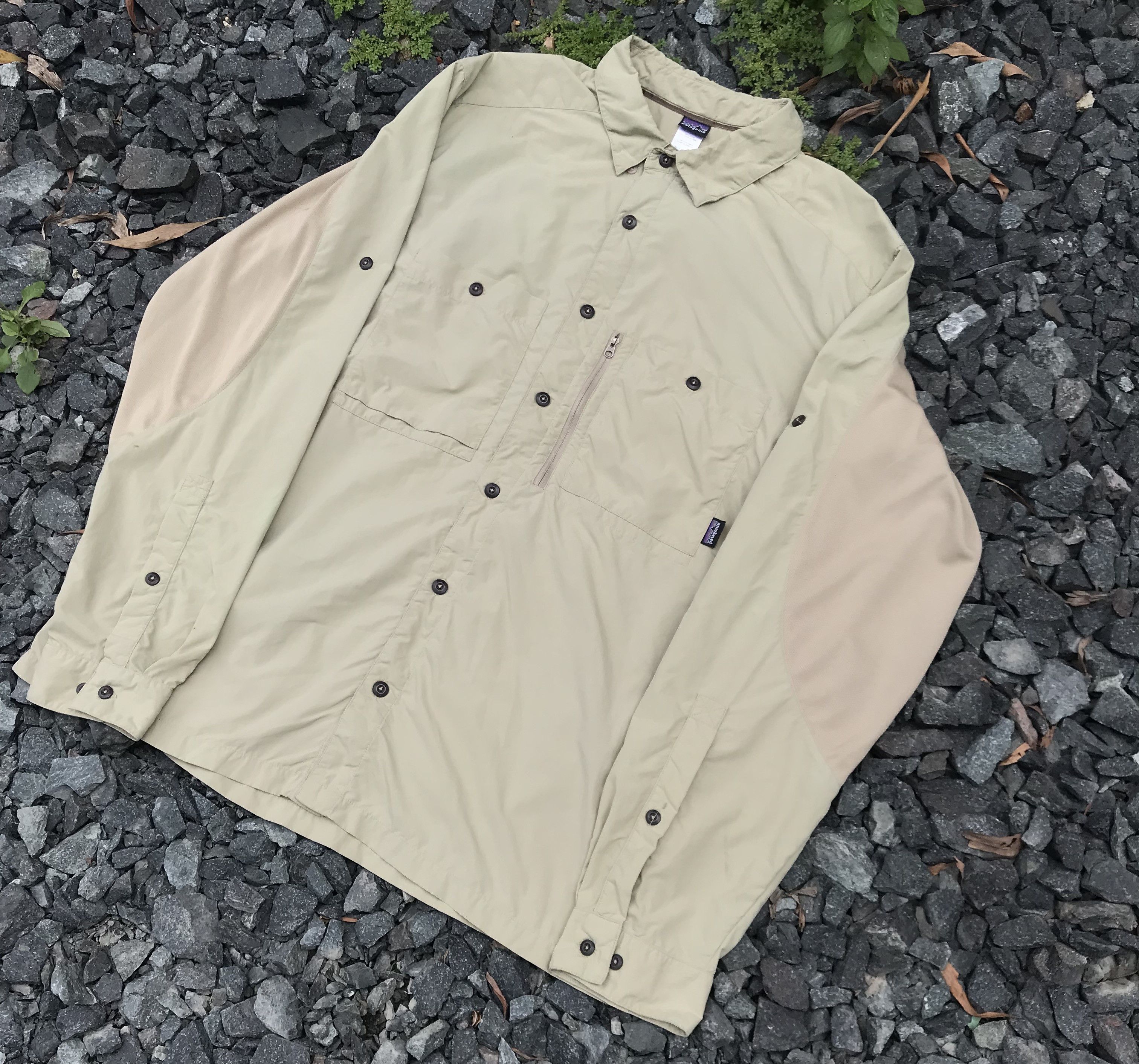 Patagonia Vintage Patagonia nylon XL button down light jacket Size US XL / EU 56 / 4 - 2 Thumbnail