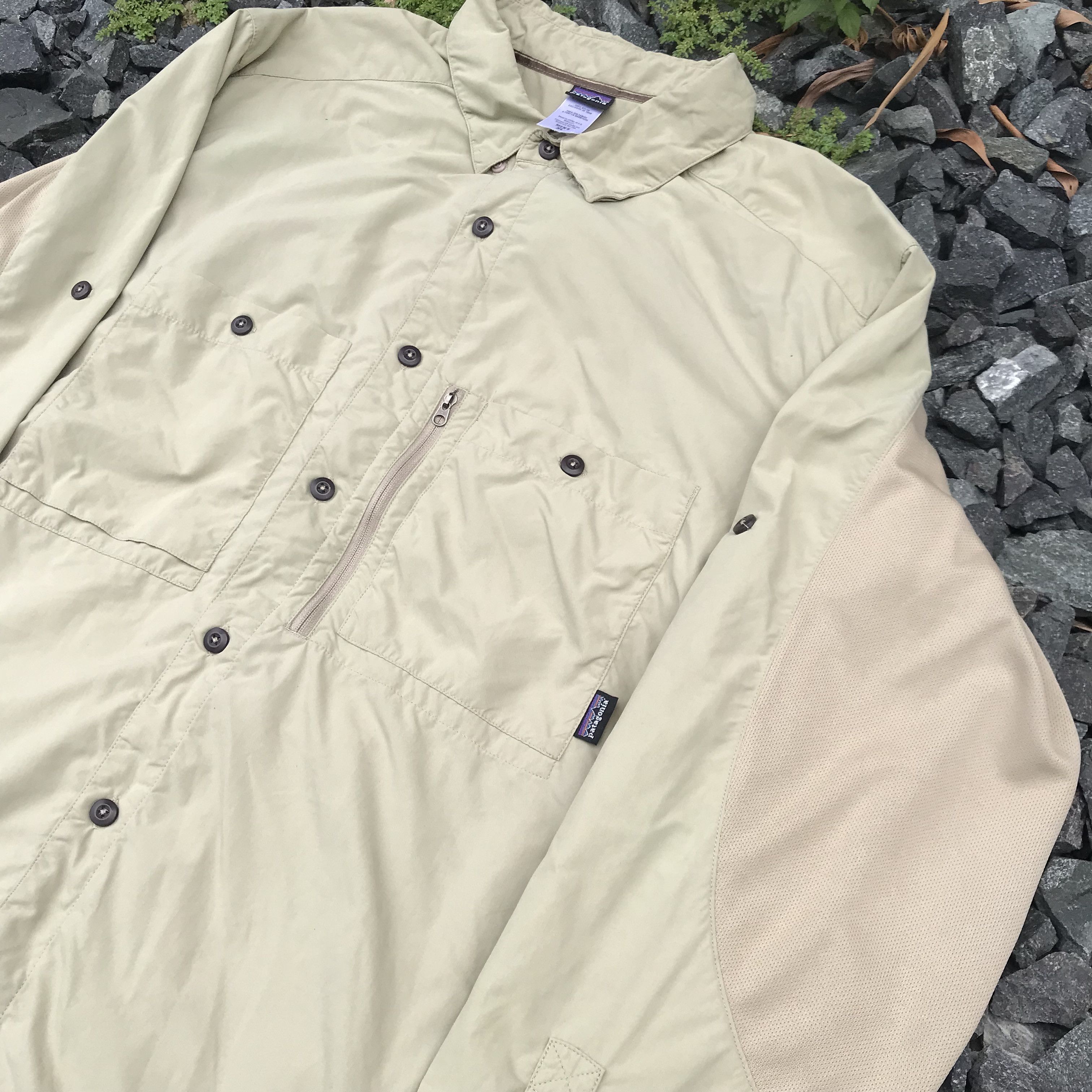 Patagonia Vintage Patagonia nylon XL button down light jacket Size US XL / EU 56 / 4 - 6 Thumbnail
