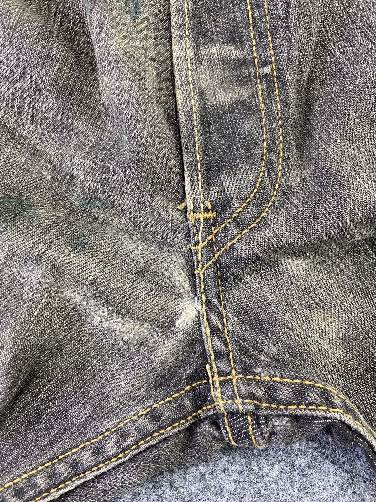 Levi's VINTAGE LEVI'S 501xx RUSTY JEANS - J621 Size US 35 - 11 Thumbnail