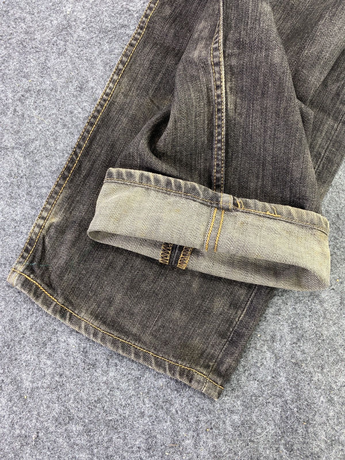 Levi's VINTAGE LEVI'S 501xx RUSTY JEANS - J621 Size US 35 - 8 Thumbnail