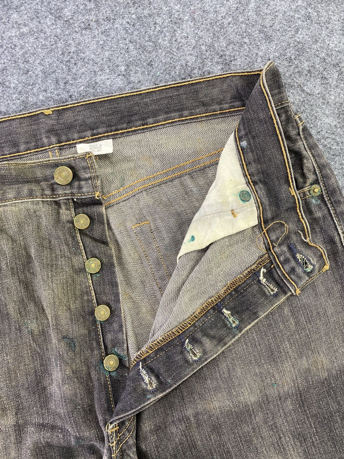 Levi's VINTAGE LEVI'S 501xx RUSTY JEANS - J621 Size US 35 - 3 Thumbnail