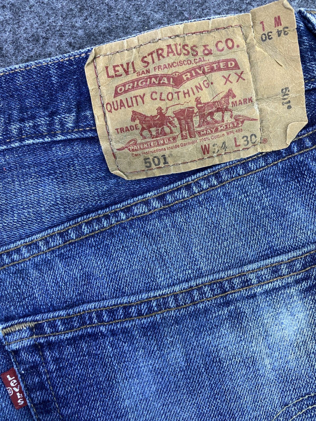 Levi's VINTAGE LEVI'S 501 BLUE JEANS - J623 Size US 34 / EU 50 - 9 Thumbnail
